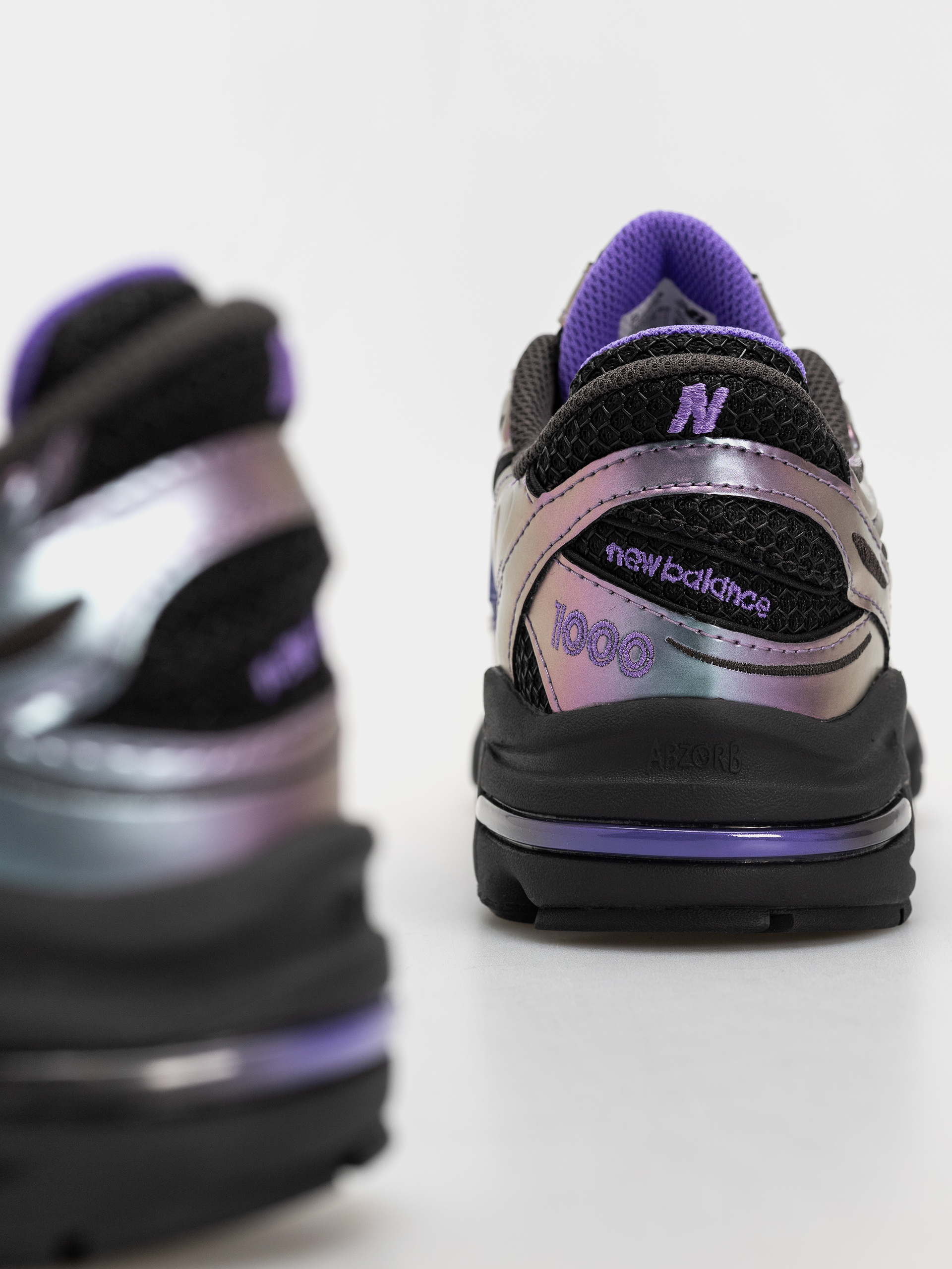 Pantofi New Balance 1000 (faded black/electric indigo)