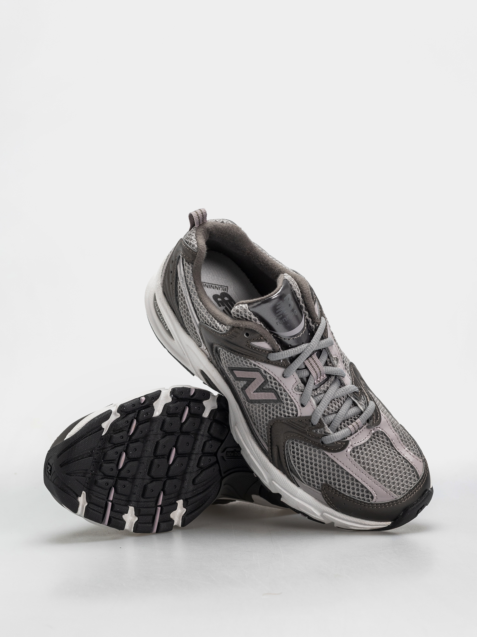 Pantofi New Balance 530 - gri (black metallic/truffle salt)