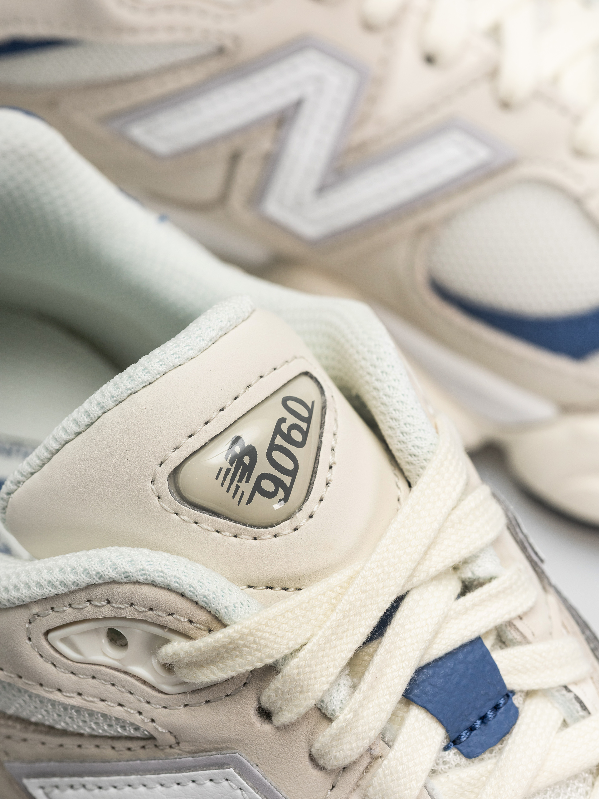 Pantofi New Balance 9060 (sea salt/magic blue)