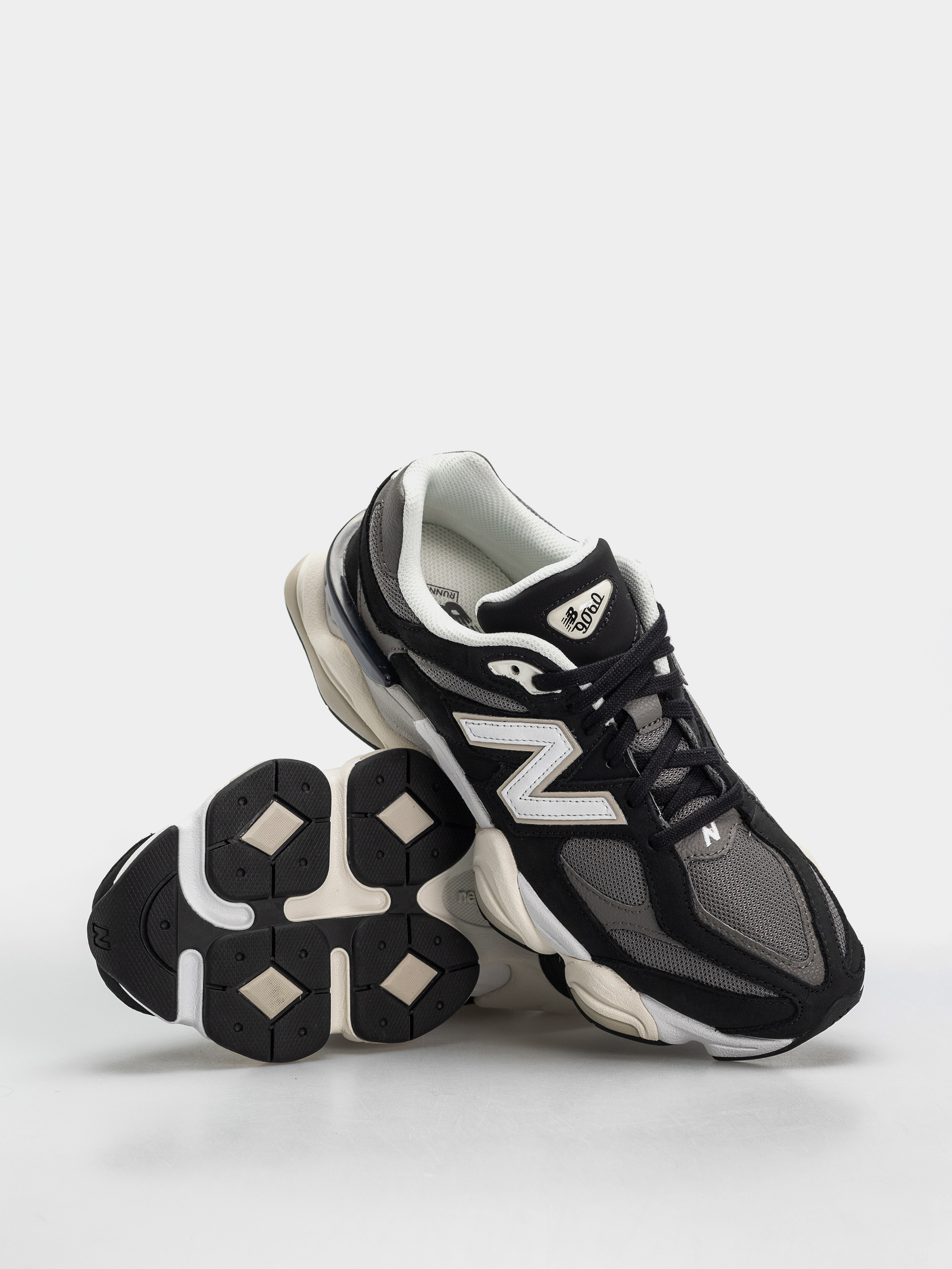 Pantofi New Balance 9060 - negru (black/tornado)