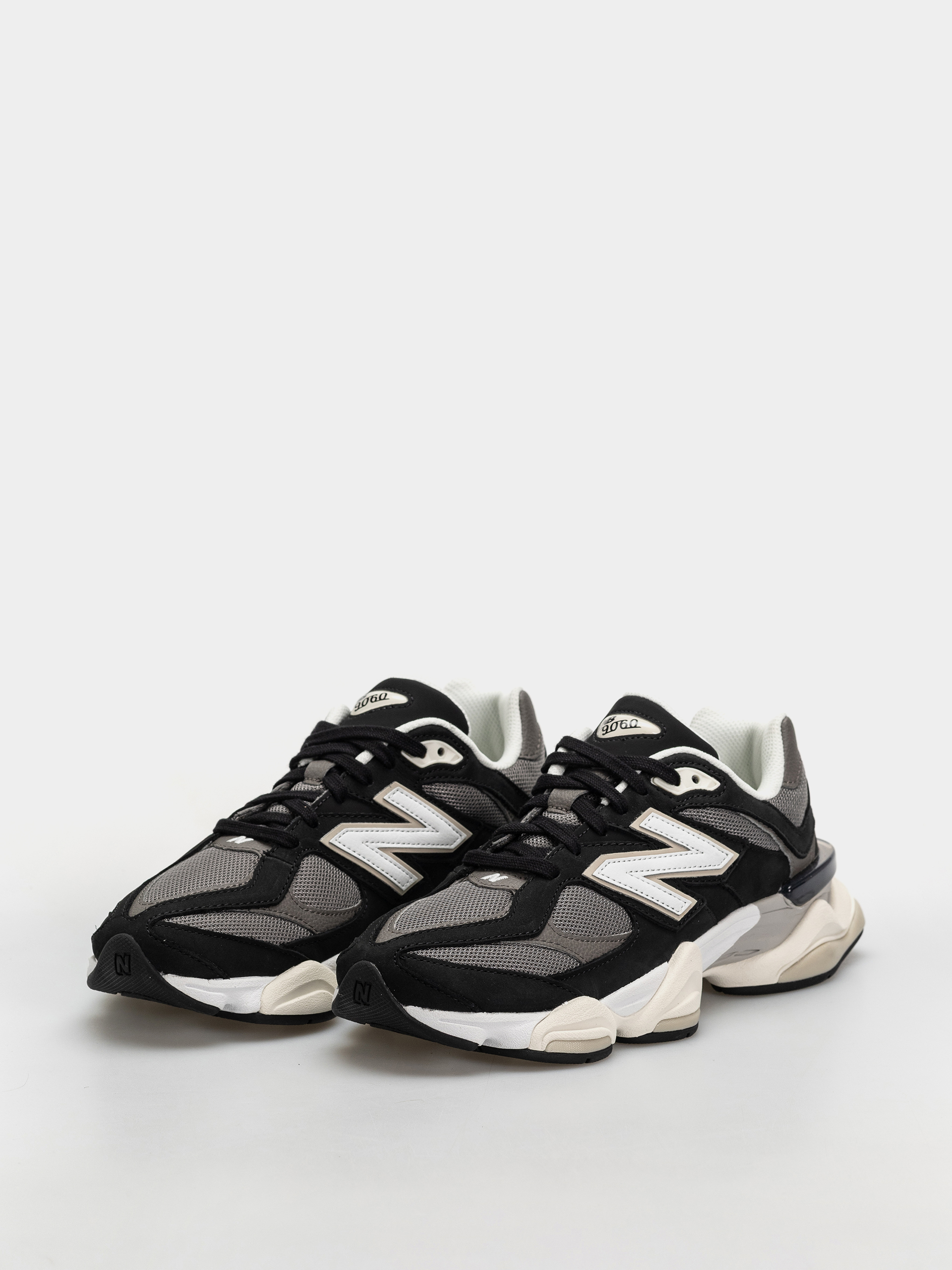 Pantofi New Balance 9060 (black/tornado)