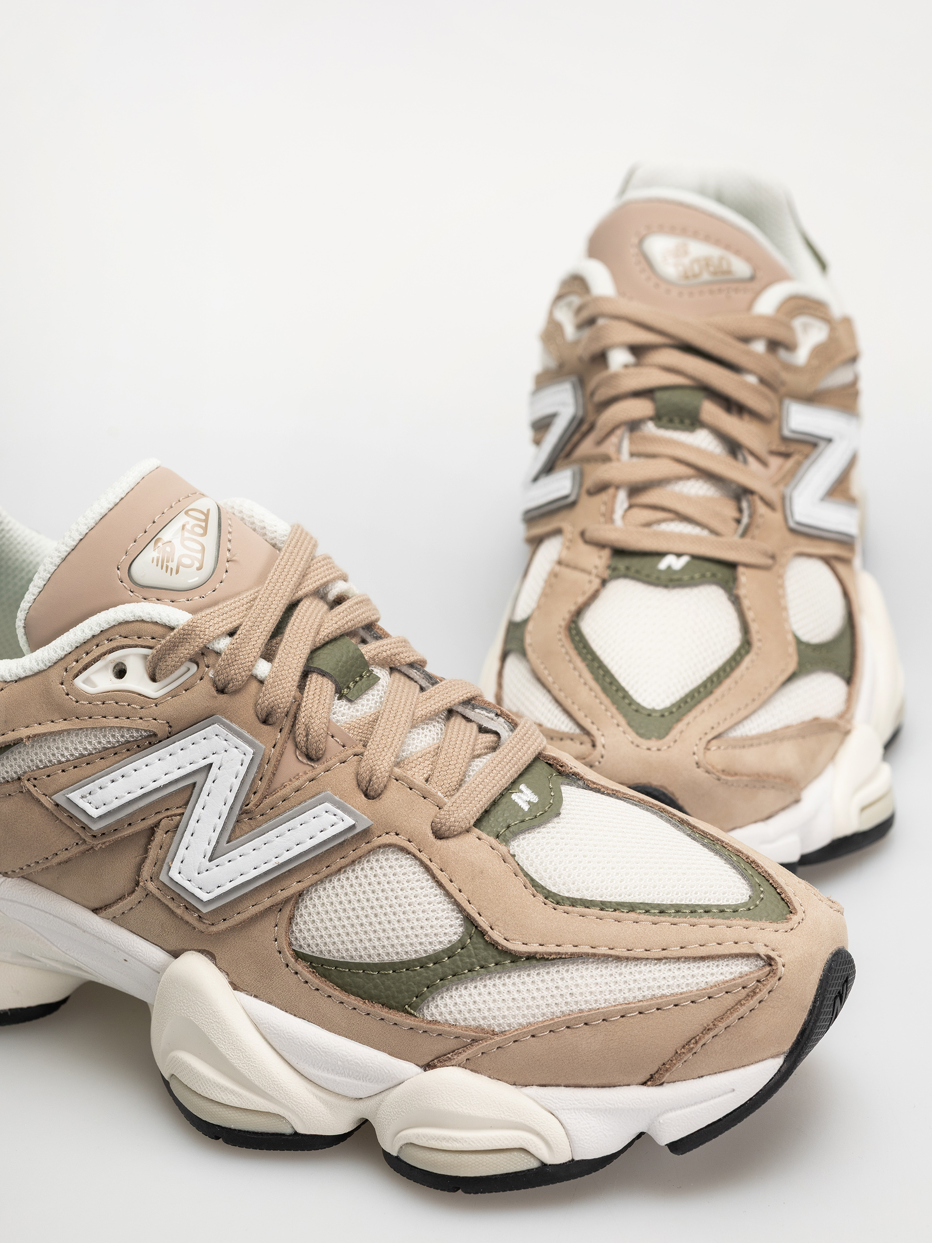 Pantofi New Balance 9060 (mindful grey/dark olivine)