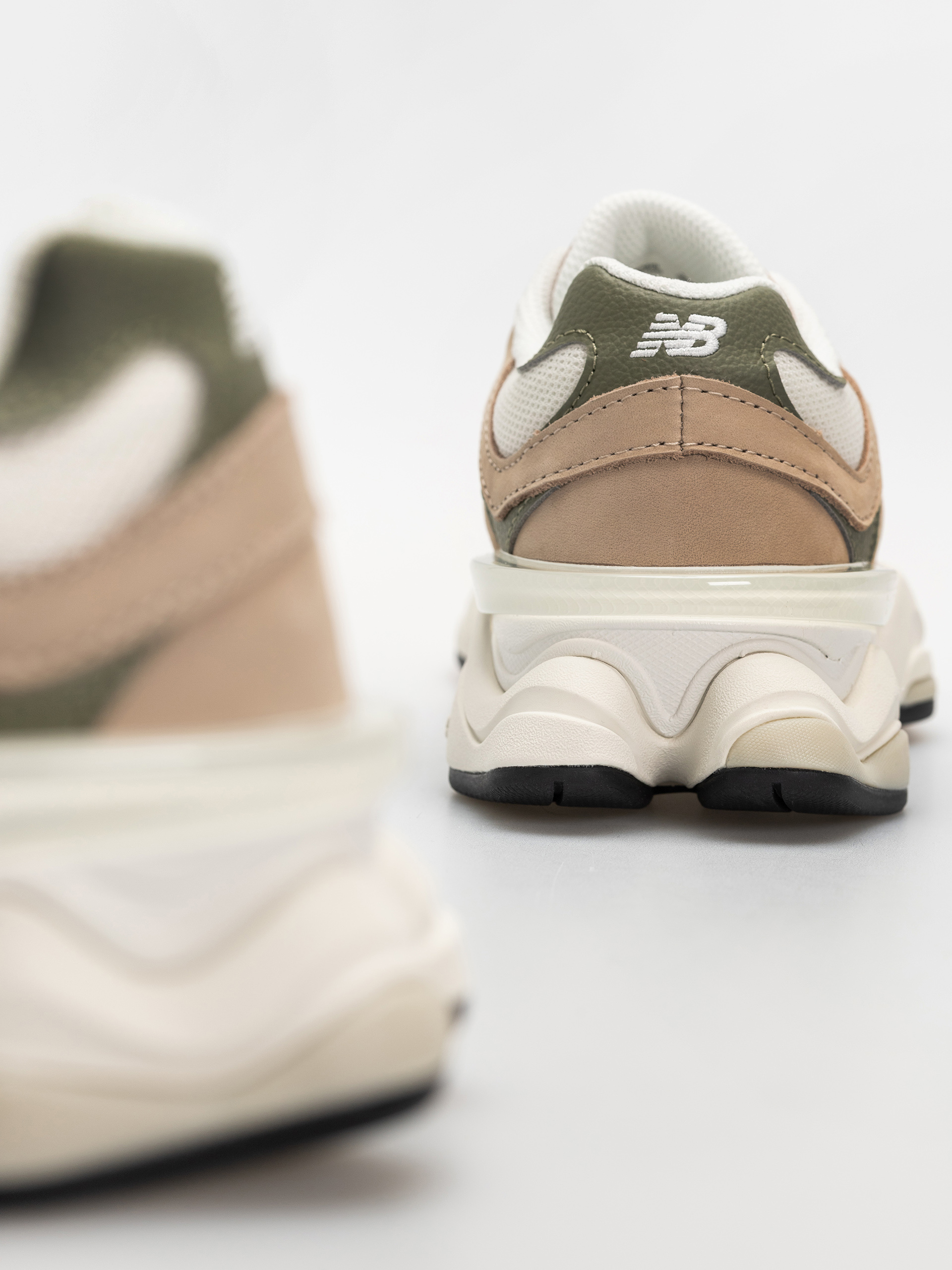 Pantofi New Balance 9060 (mindful grey/dark olivine)