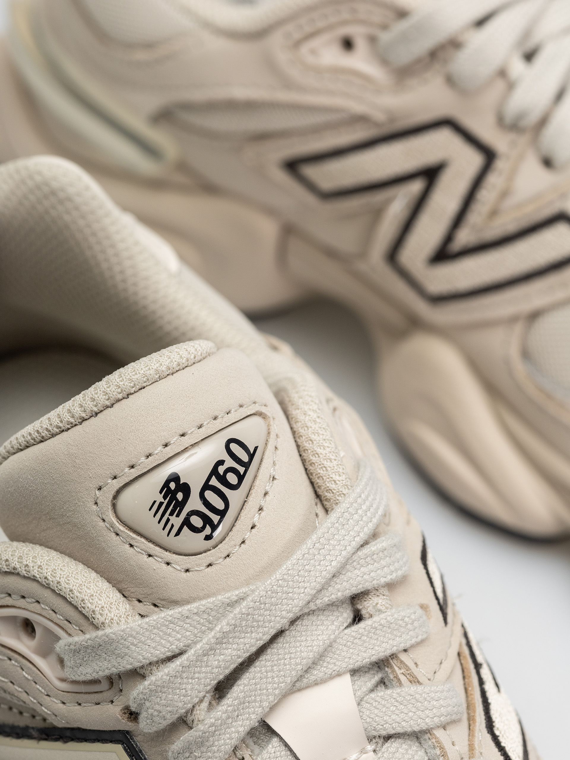 Pantofi New Balance 9060 (shipyard/linen)