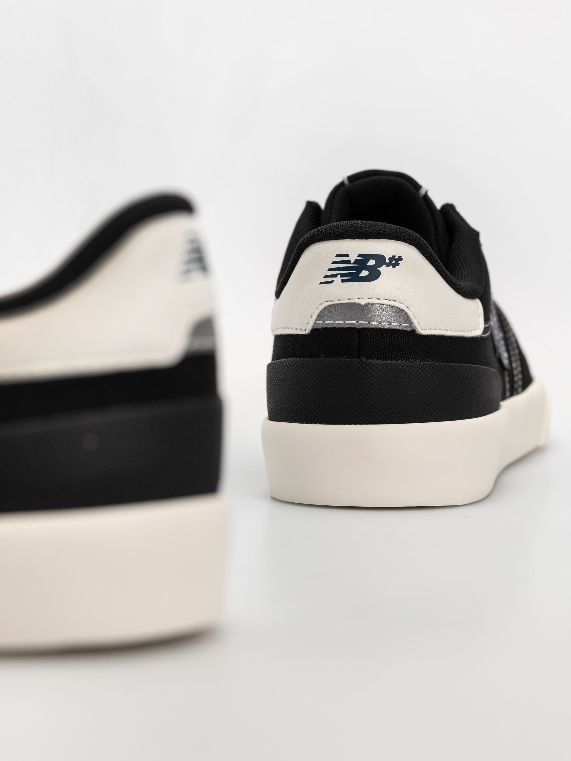 Pantofi New Balance 272 (black/eclipse)