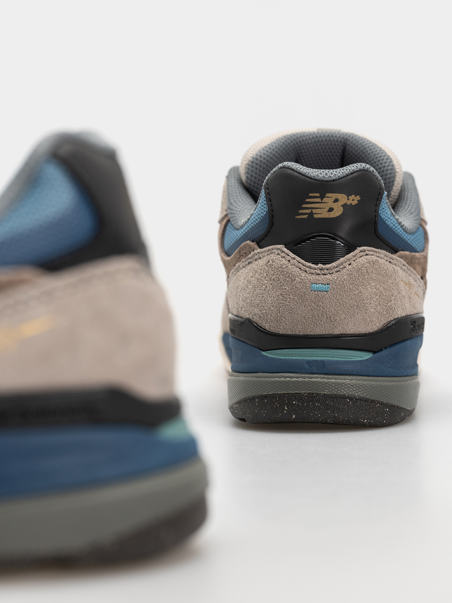 Pantofi New Balance 933 (mushroom/still water)