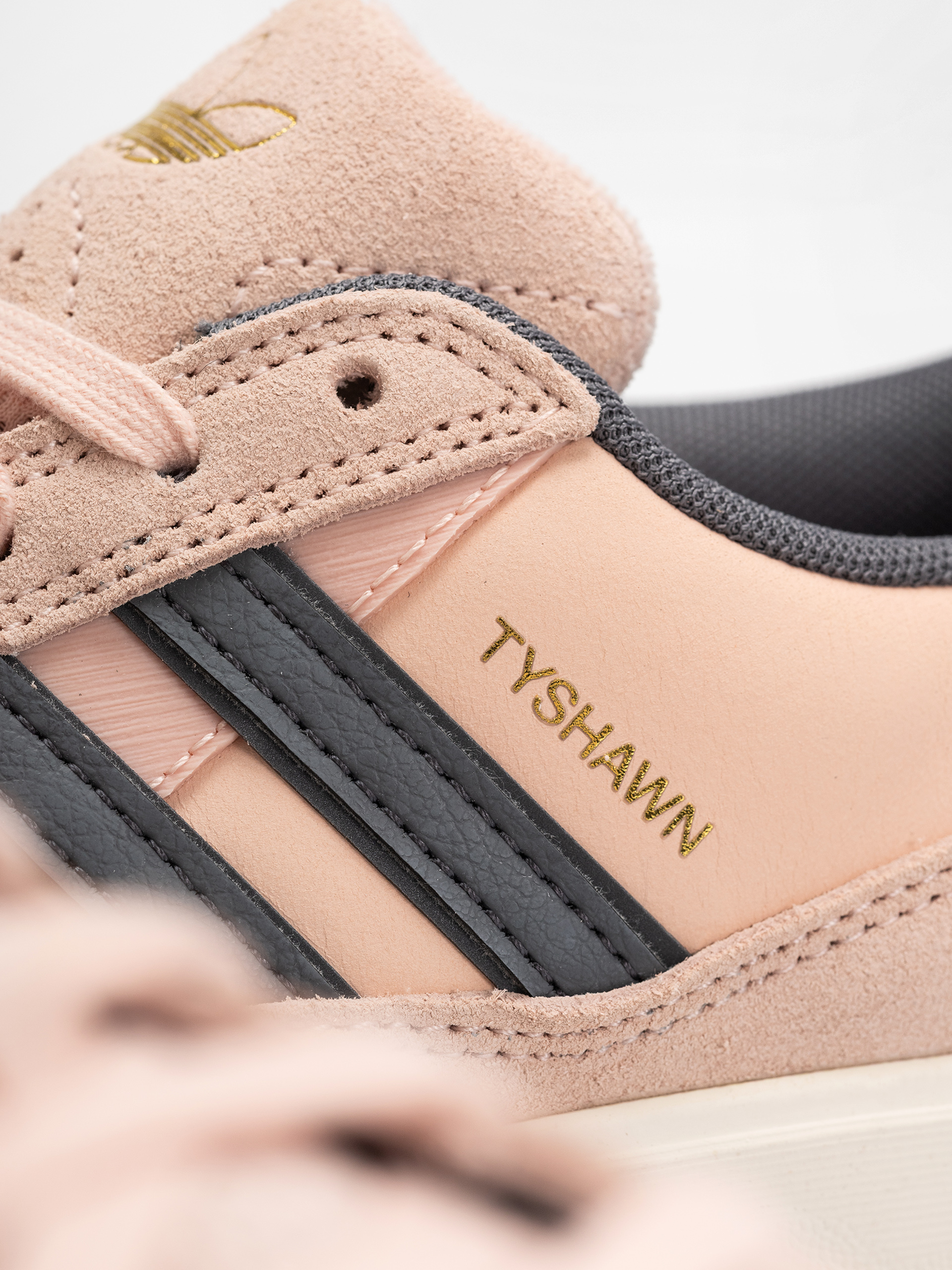 Pantofi adidas Tyshawn II (blupnk/grefiv/cwhite)