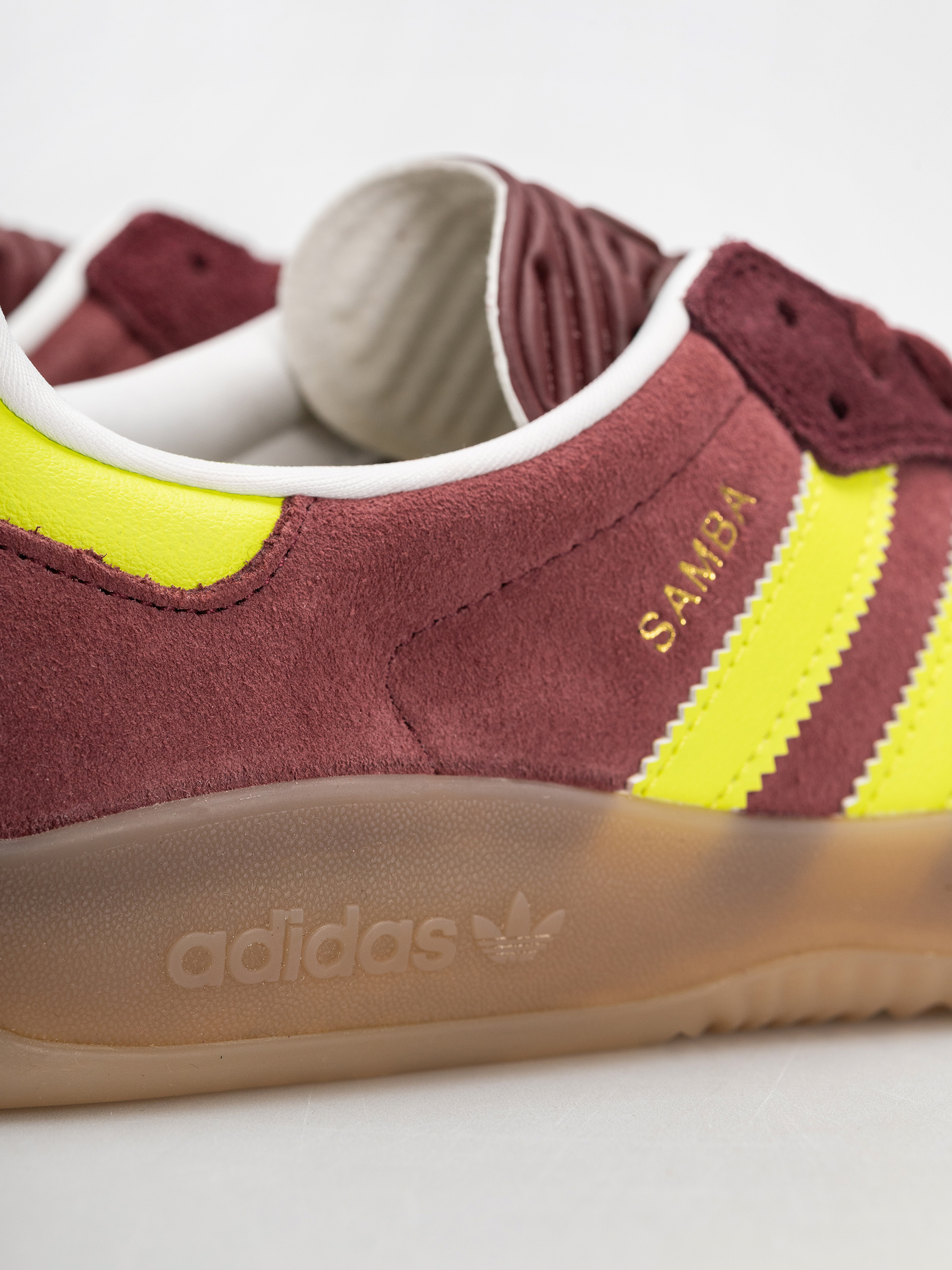 Pantofi adidas Puig Samba (maroon/sesoye/shared)