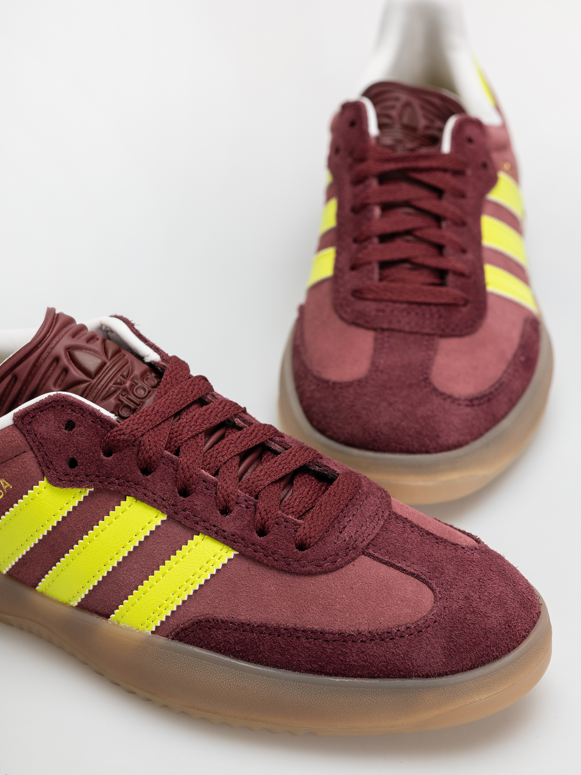 Pantofi adidas Puig Samba (maroon/sesoye/shared)