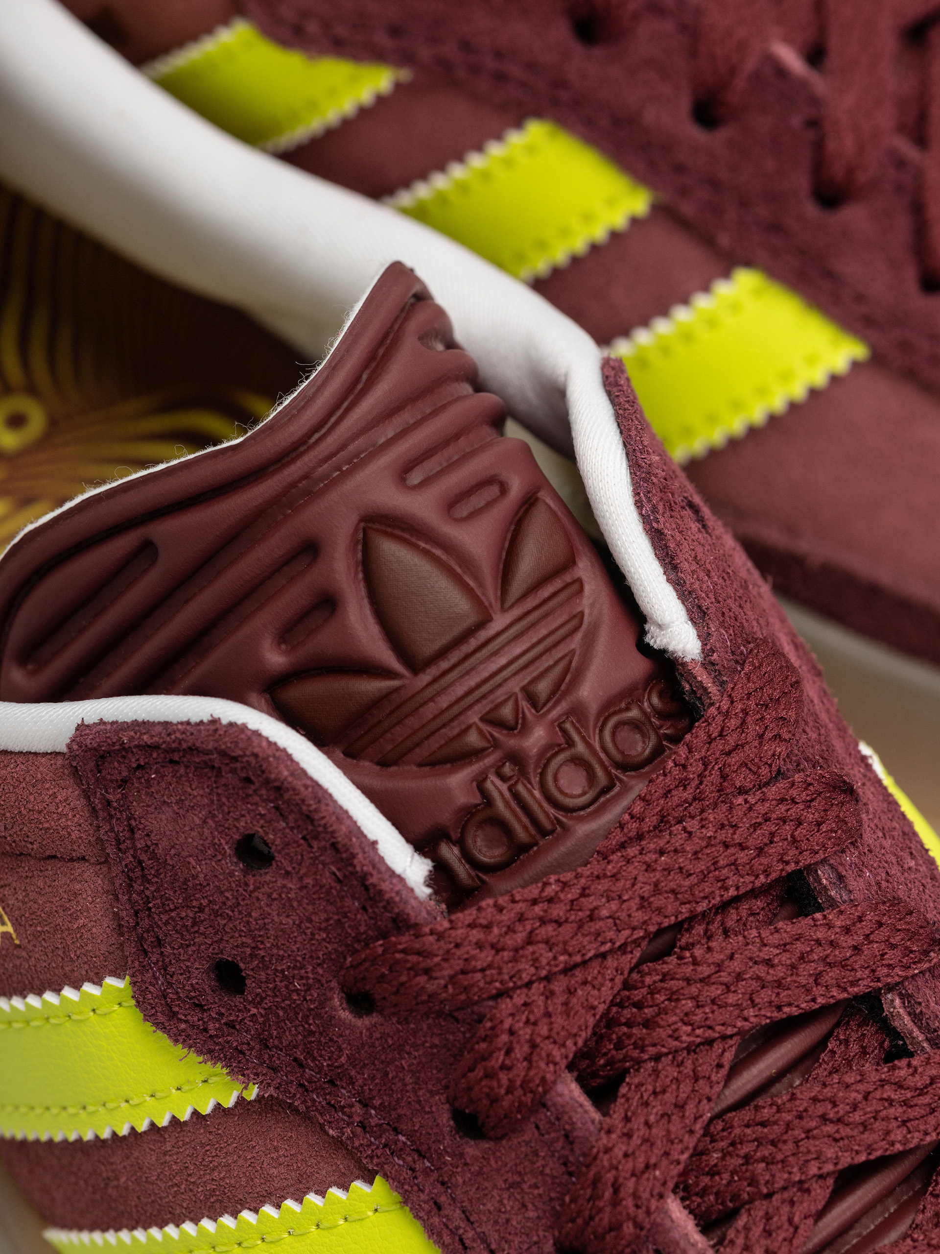Pantofi adidas Puig Samba (maroon/sesoye/shared)