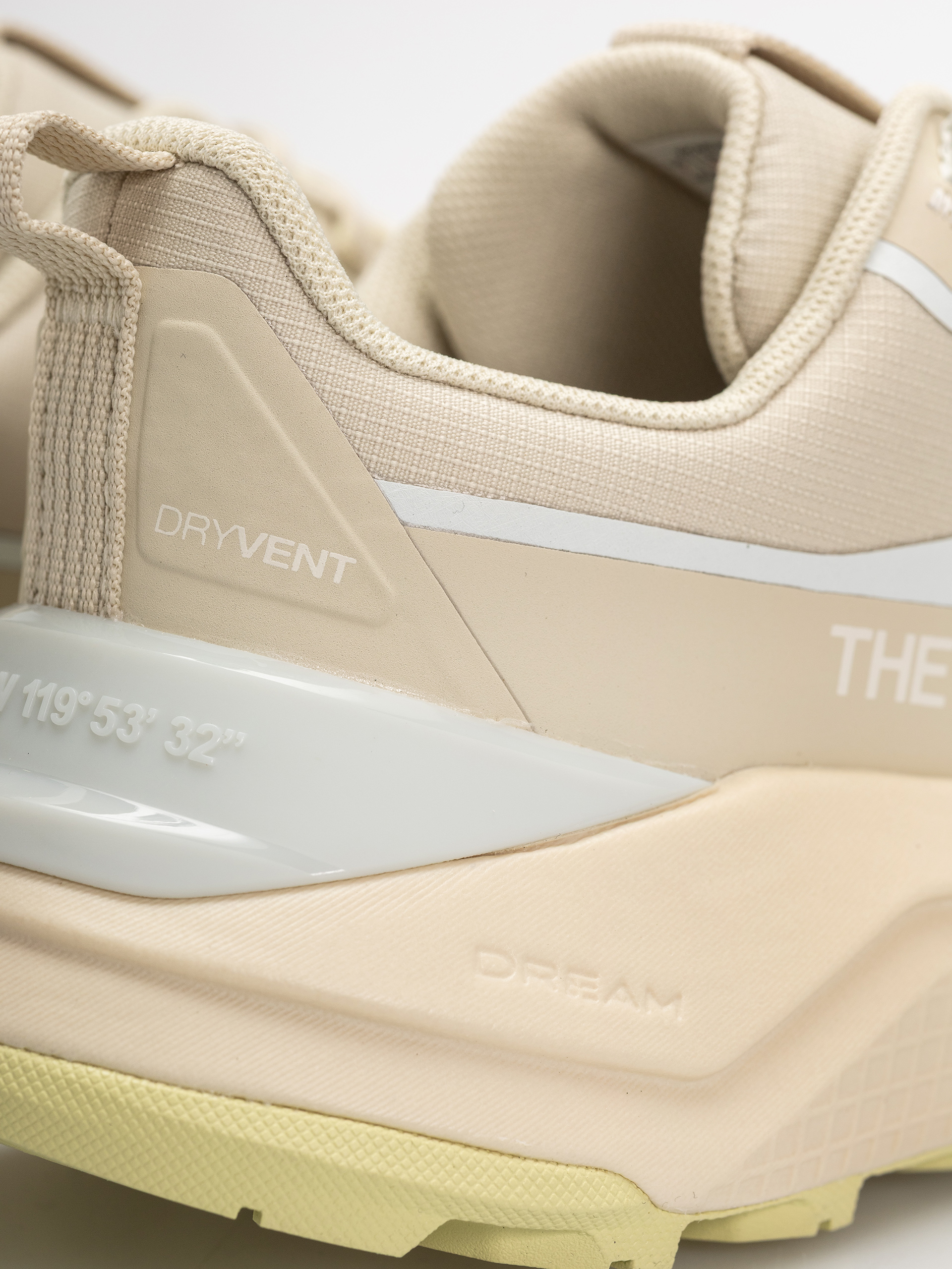 Pantofi The North Face Fastpack Wp Wmn (desert stone/le)