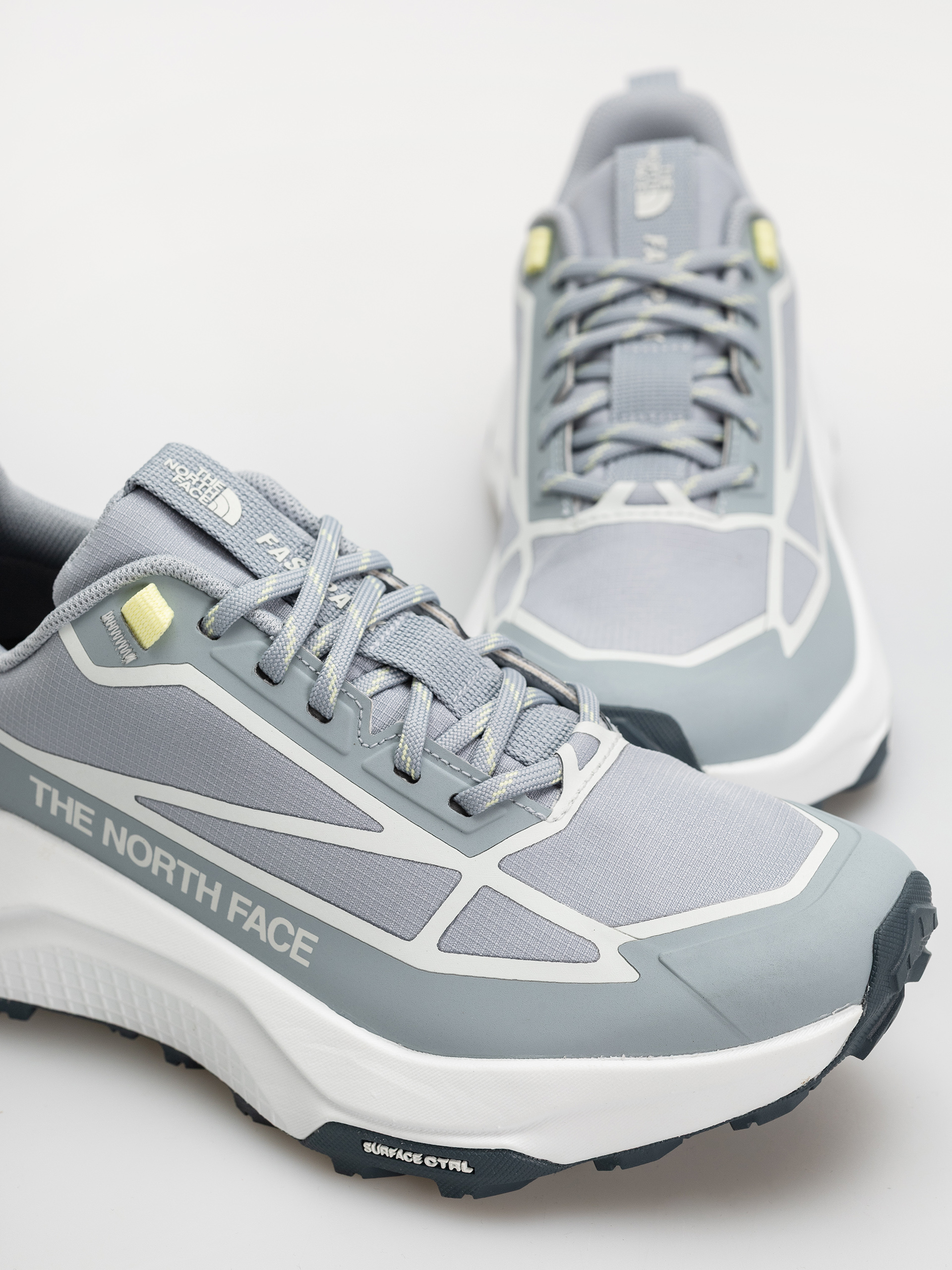 Pantofi The North Face Fastpack Wp Wmn (frost grey/lemo)