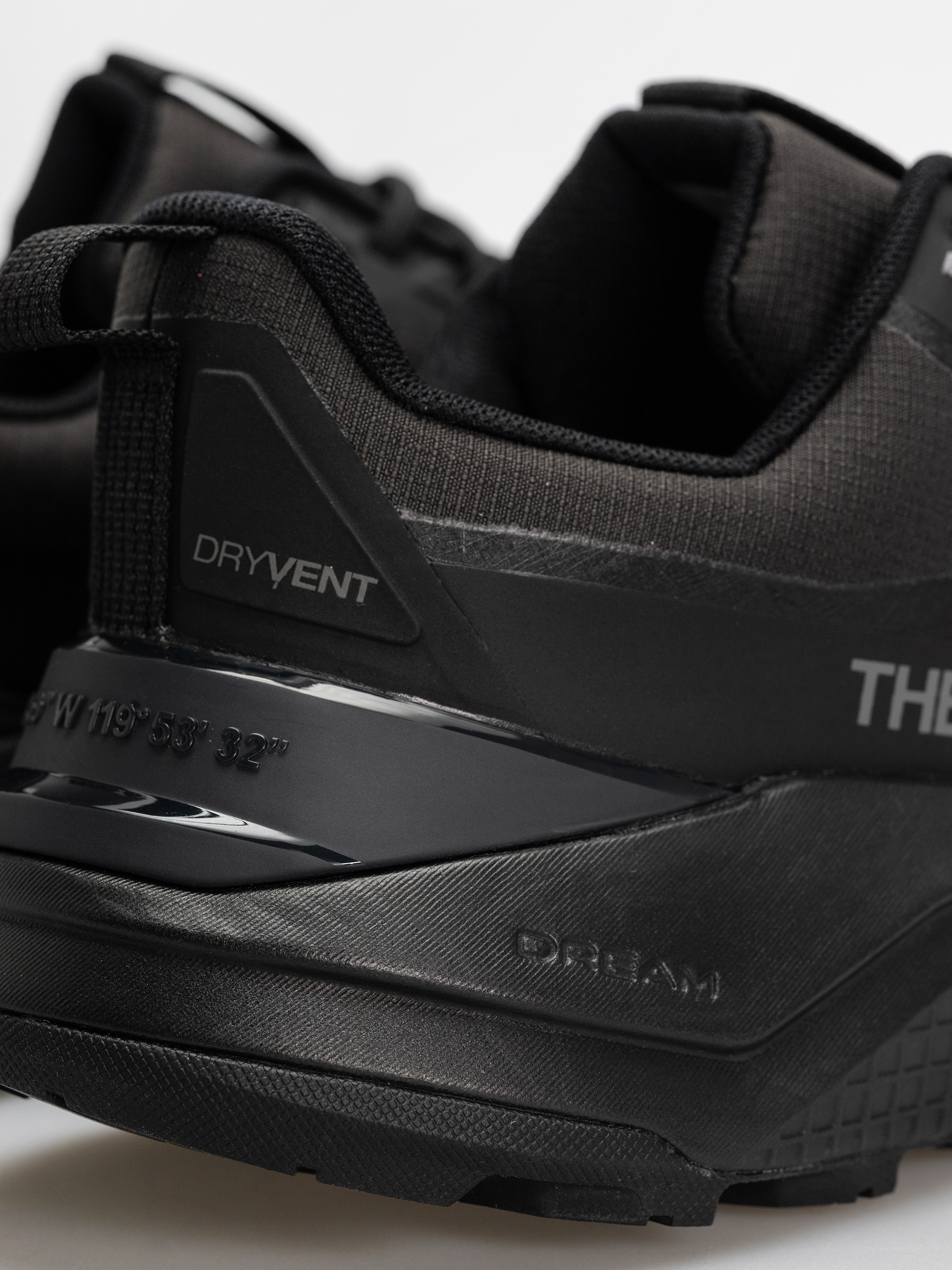 Pantofi The North Face Fastpack Wp (tnf blk/tnf blk)