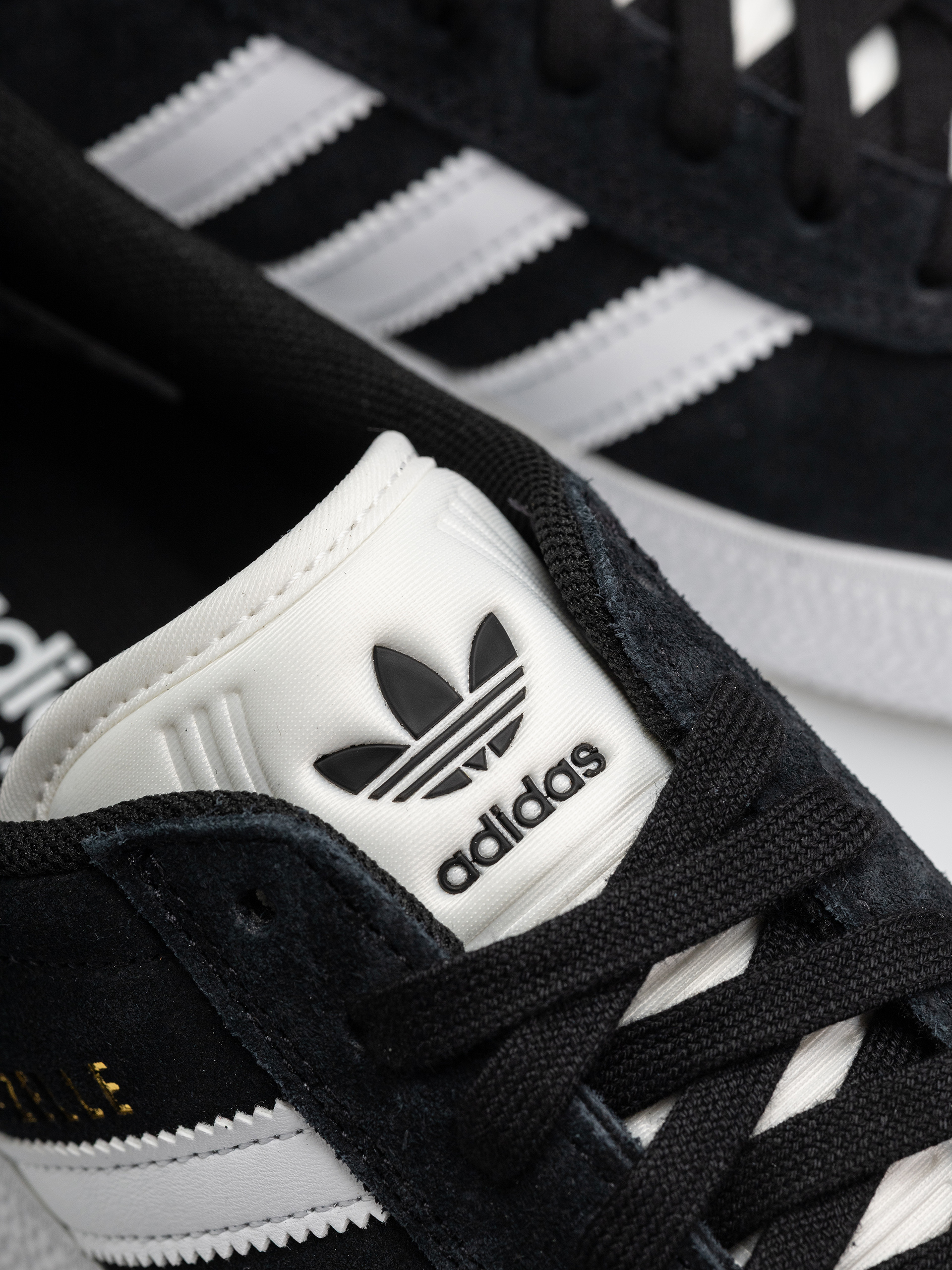 Pantofi adidas Gazelle Adv (cblack/ftwwht/goldmt)