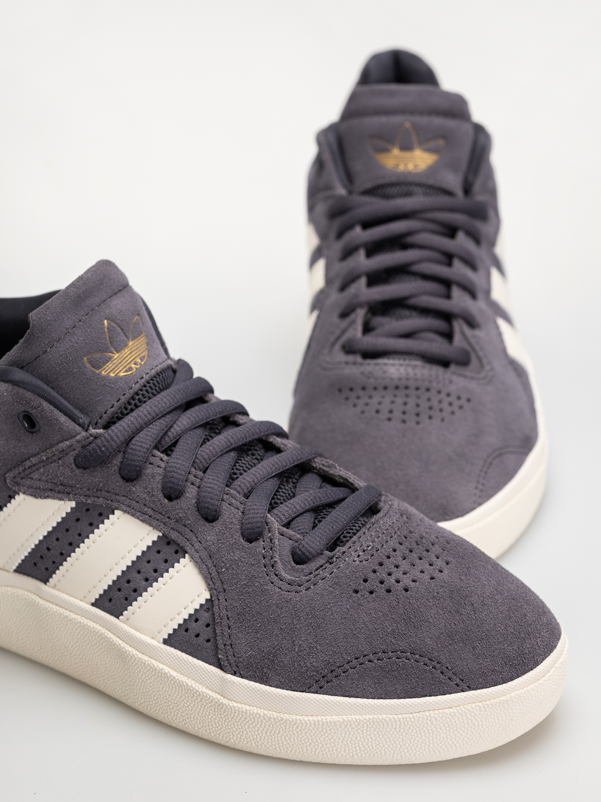 Pantofi adidas Tyshawn (cwhite/clesky)