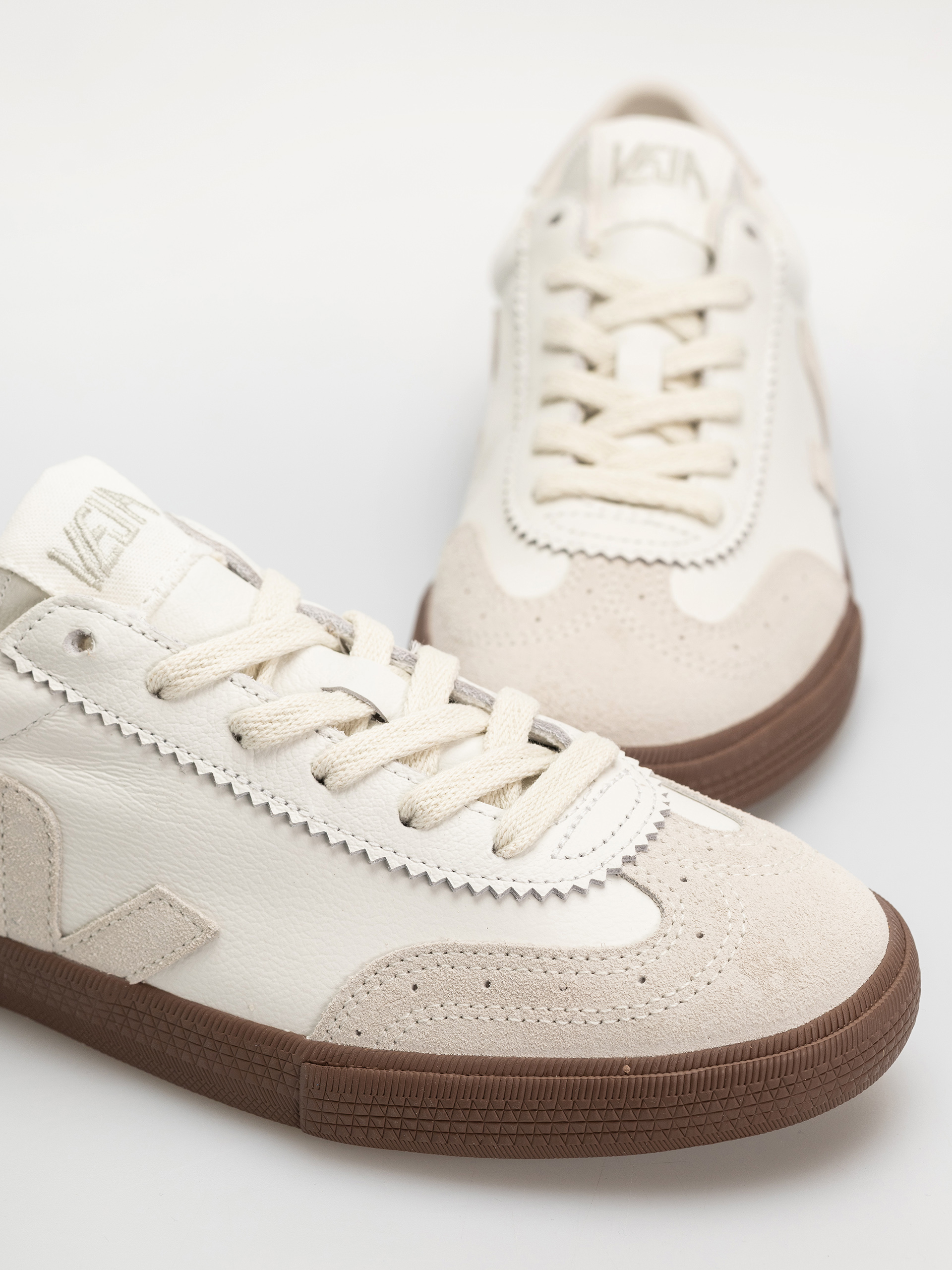 Pantofi Veja Volley Wmn (white natural bark)