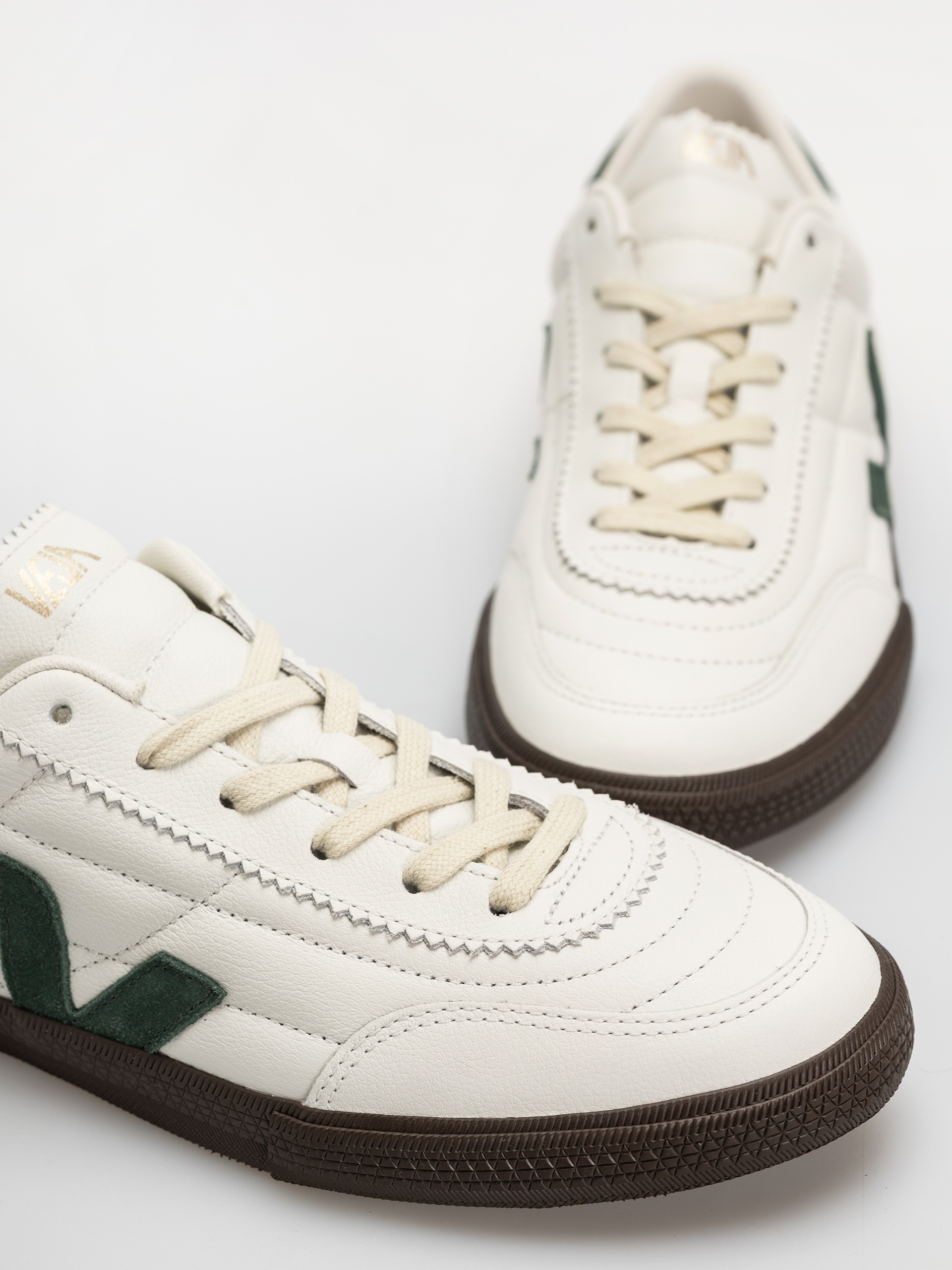 Pantofi Veja Panenka (white cyprus eagle)