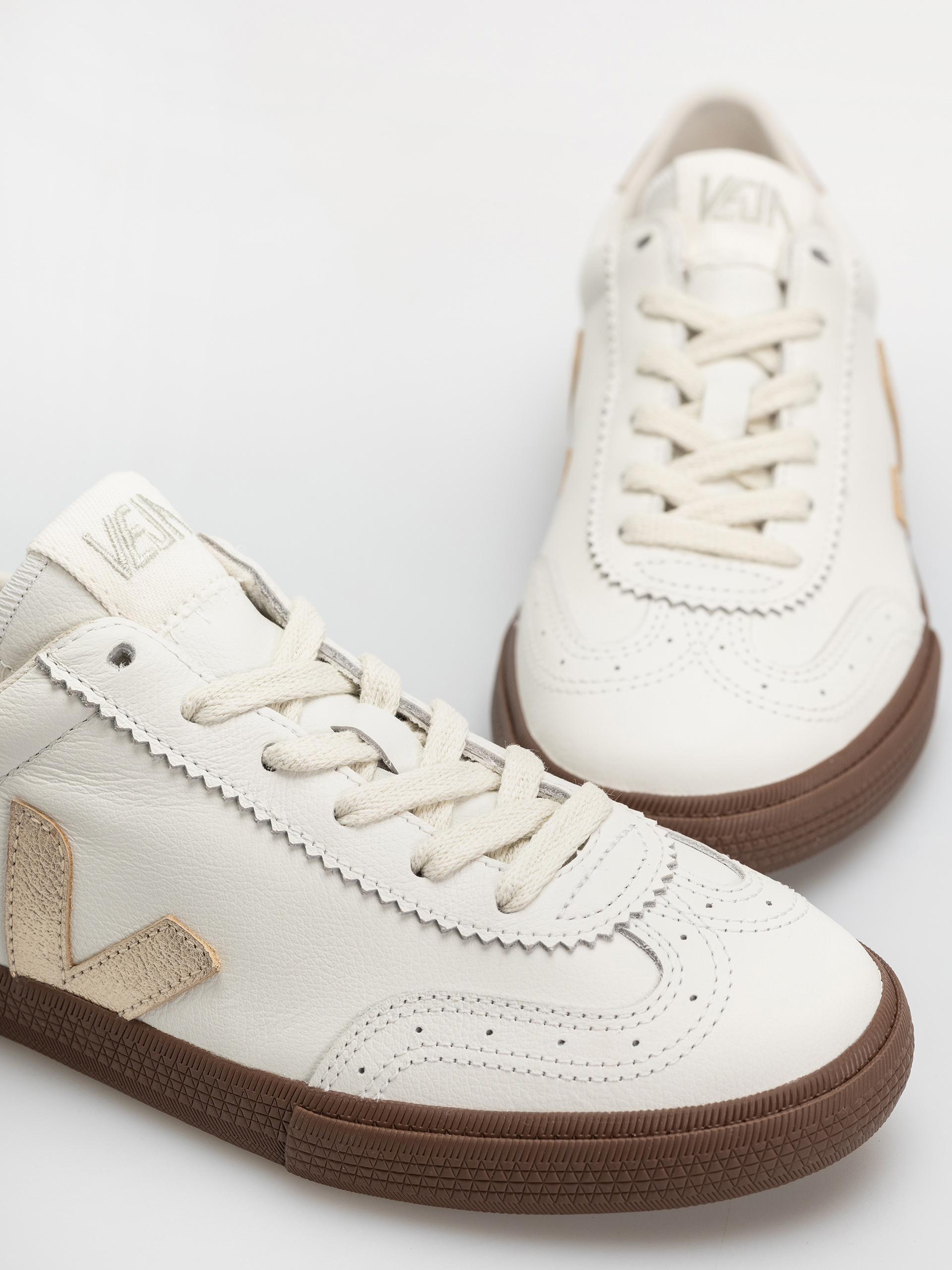 Pantofi Veja Volley Wmn (white platine bark)
