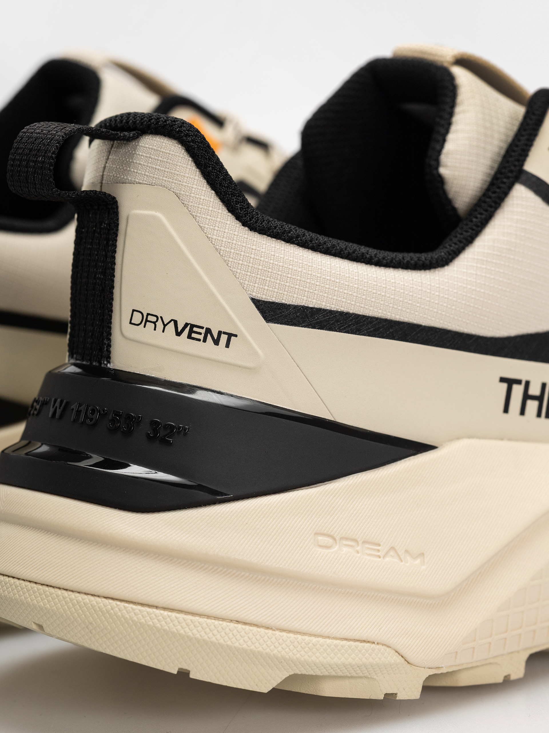 Pantofi The North Face Fastpack Wp (desert stone/tn)