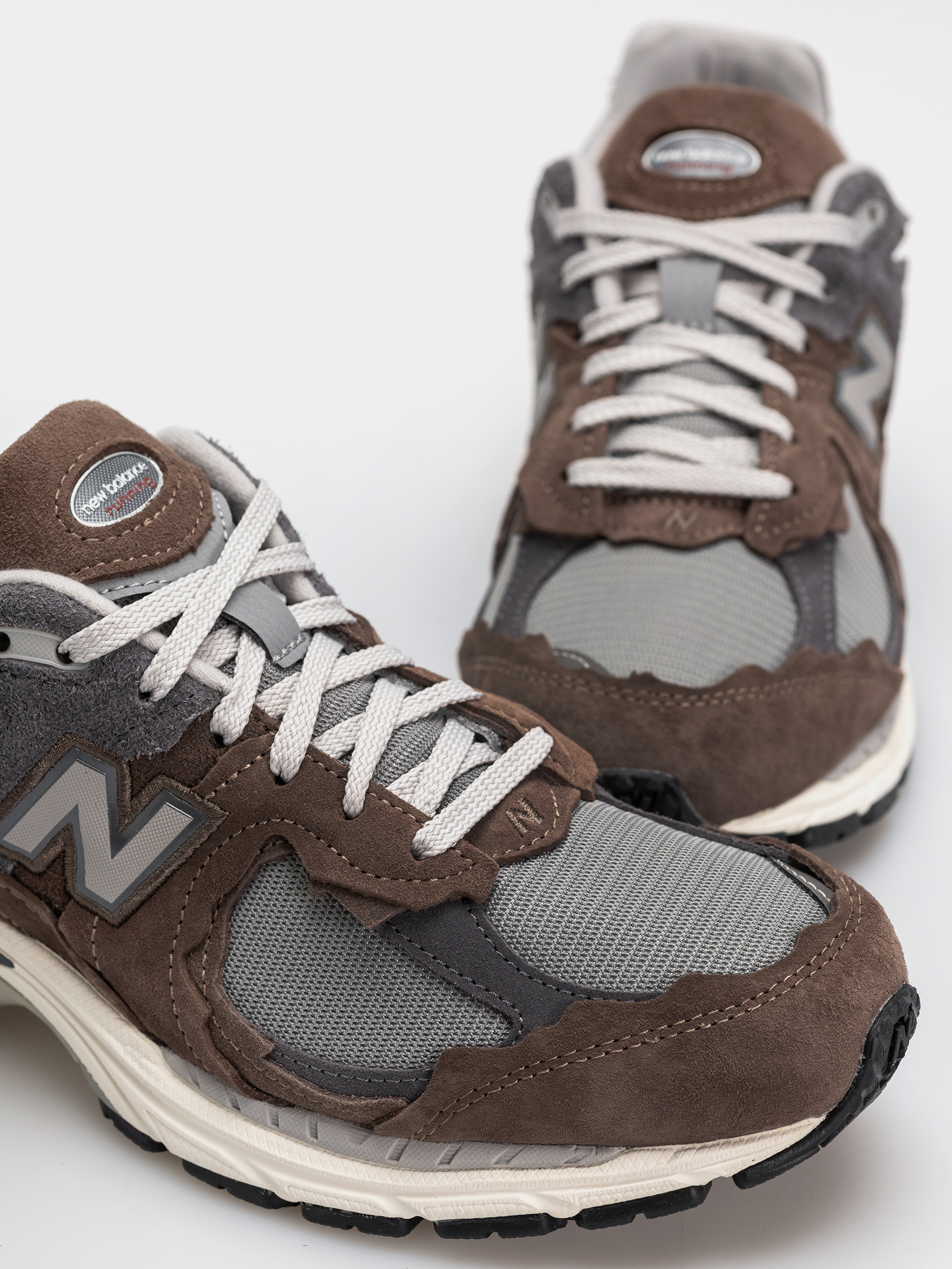 Pantofi New Balance 2002 (cortado/raincloud)