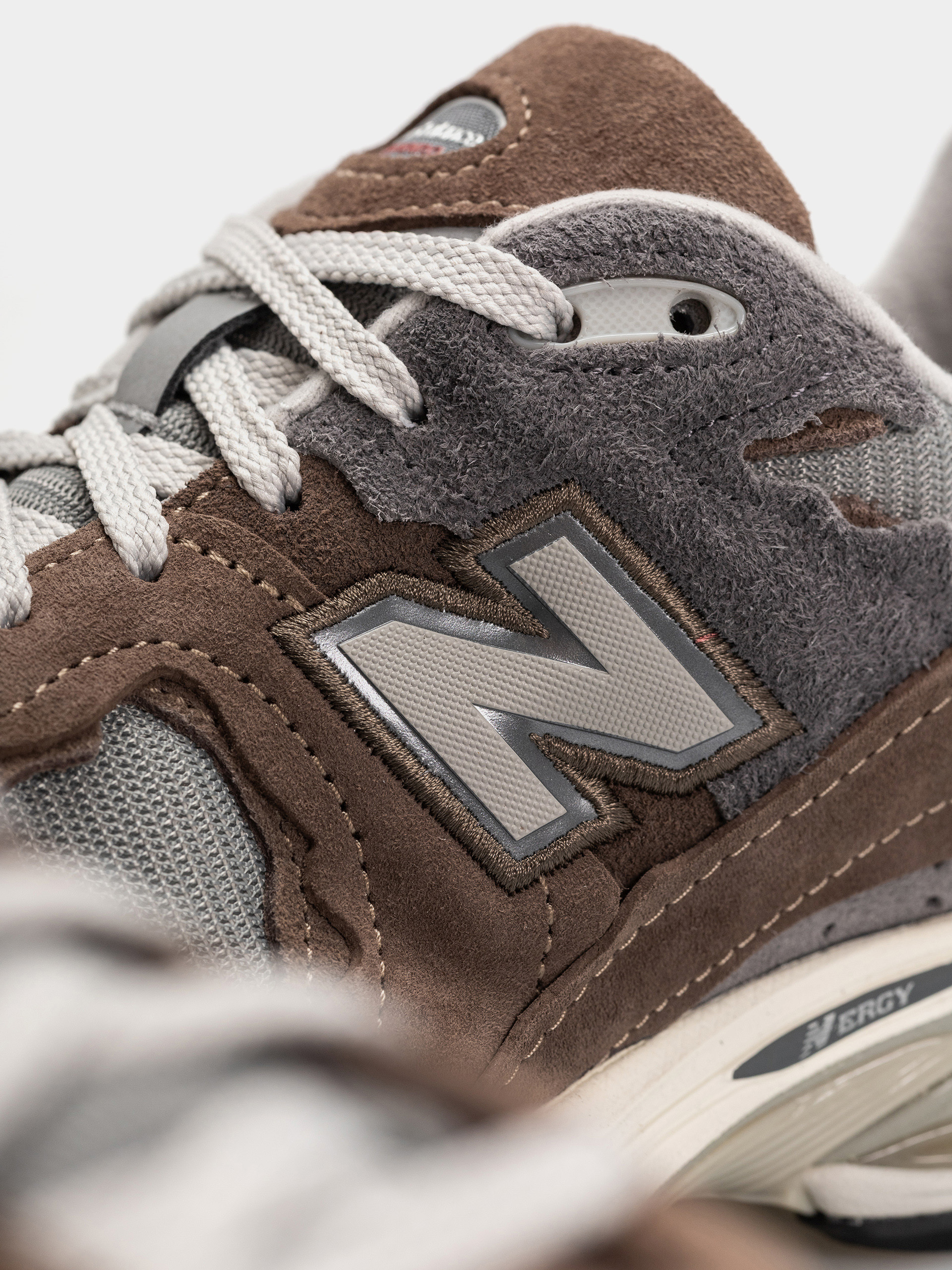 Pantofi New Balance 2002 (cortado/raincloud)