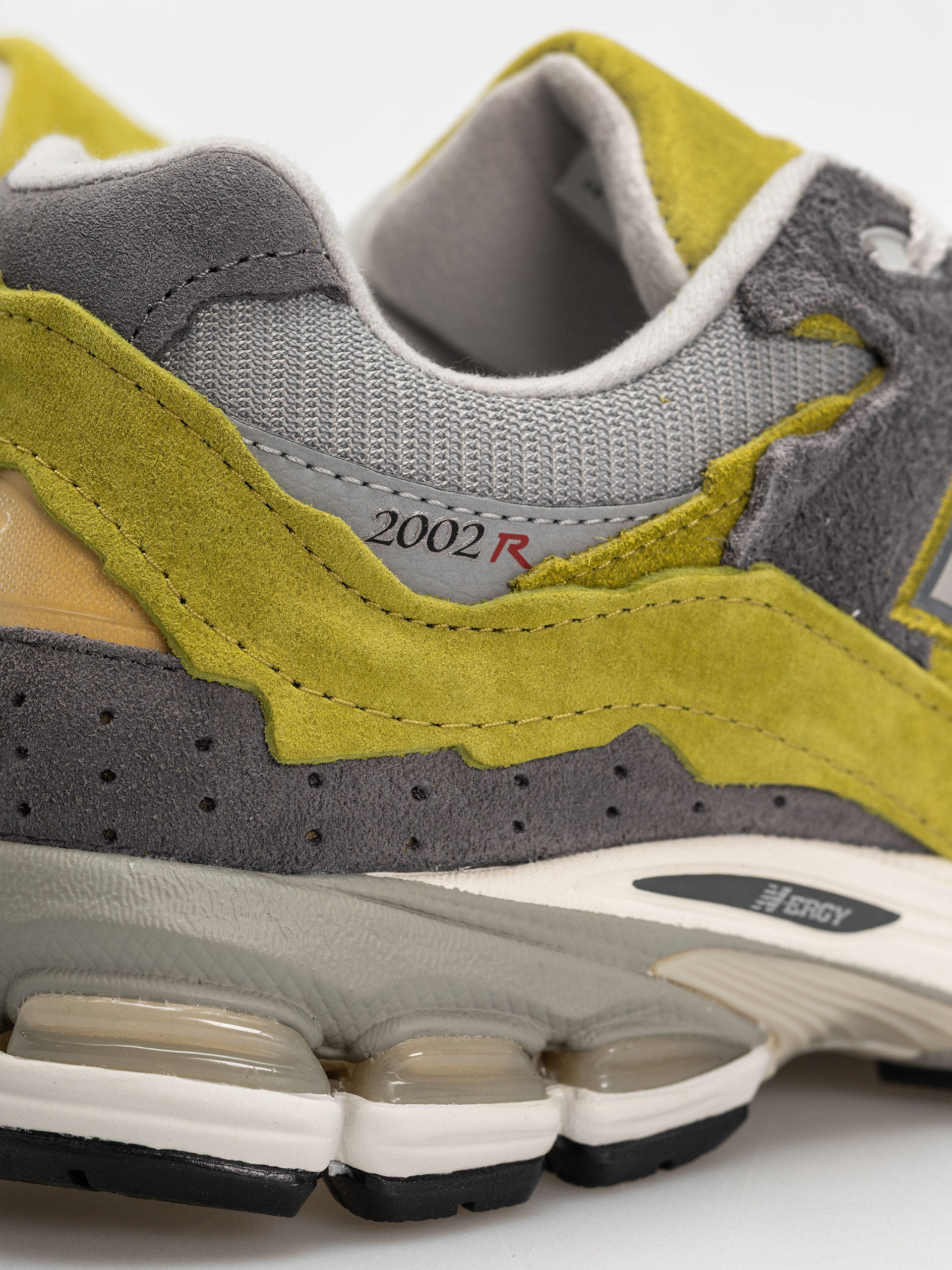 Pantofi New Balance 2002 (sea moss/raincloud)