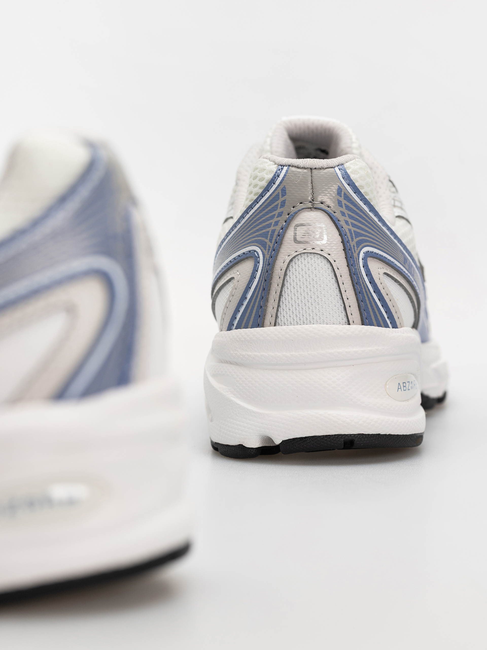 Pantofi New Balance 740 JR (103 white/fairweather blue)