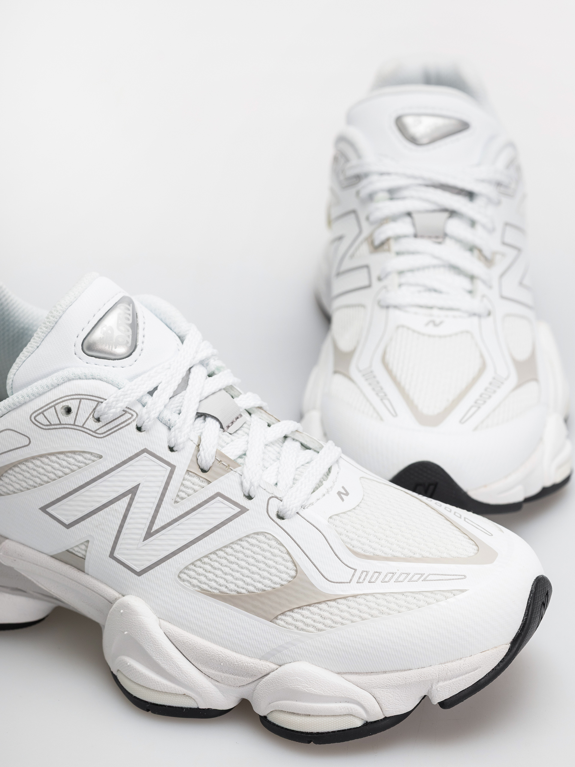 Pantofi New Balance 9060 (103 white/grey matter)