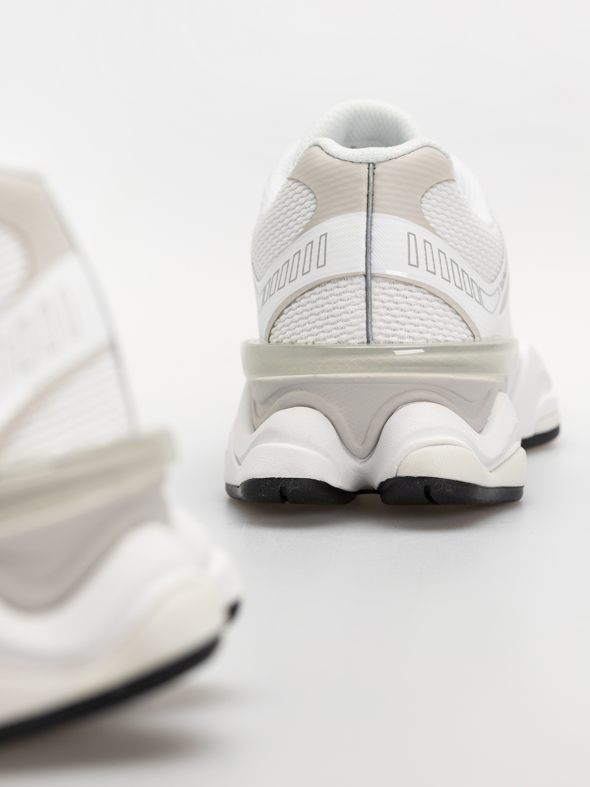 Pantofi New Balance 9060 (103 white/grey matter)