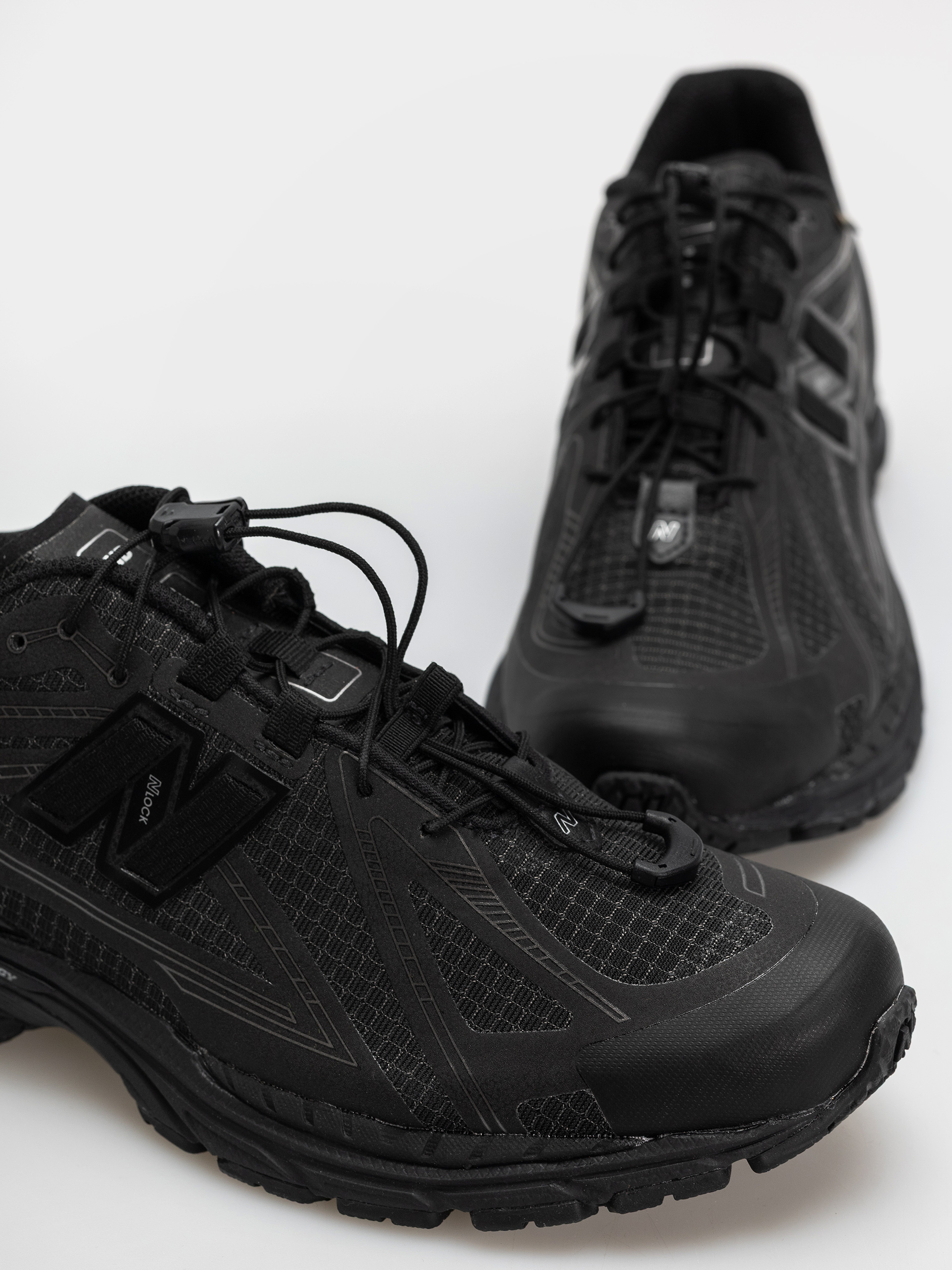 Pantofi New Balance 1906 (black/alkaline green)