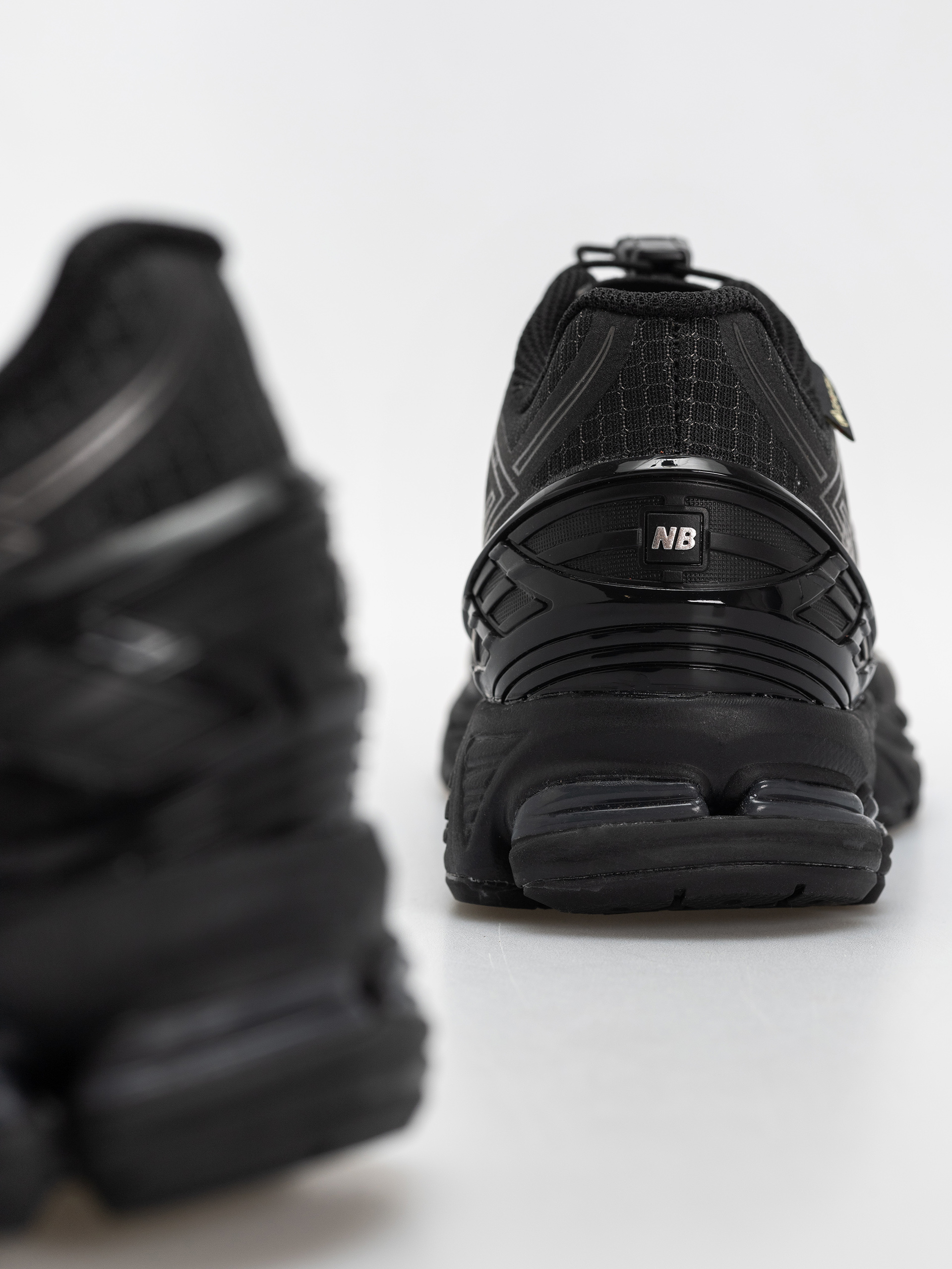 Pantofi New Balance 1906 (black/alkaline green)