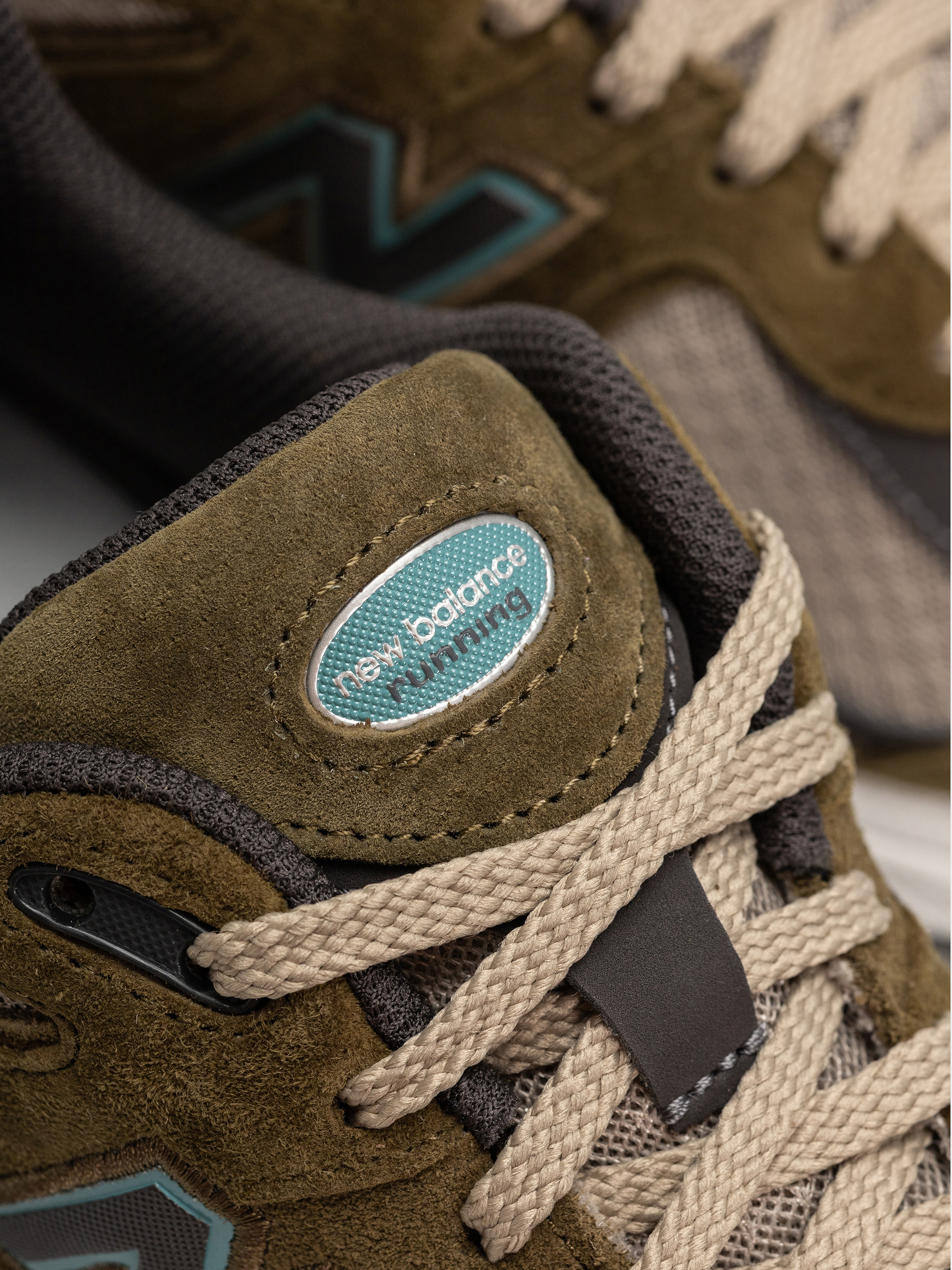 Pantofi New Balance 2002 (woodland/stoneware)