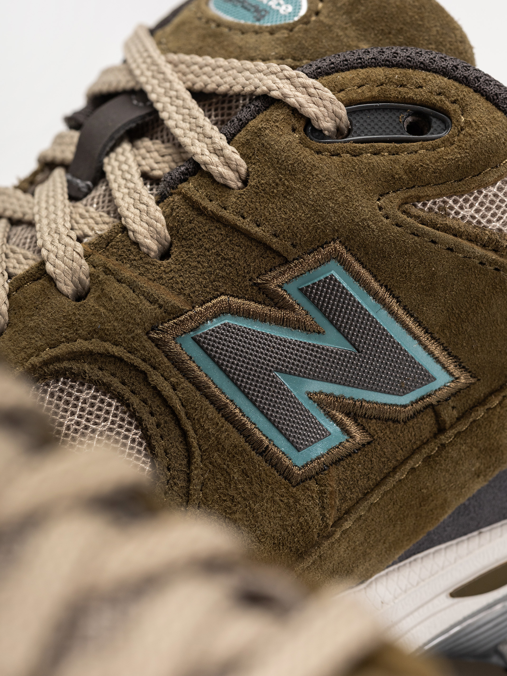 Pantofi New Balance 2002 (woodland/stoneware)