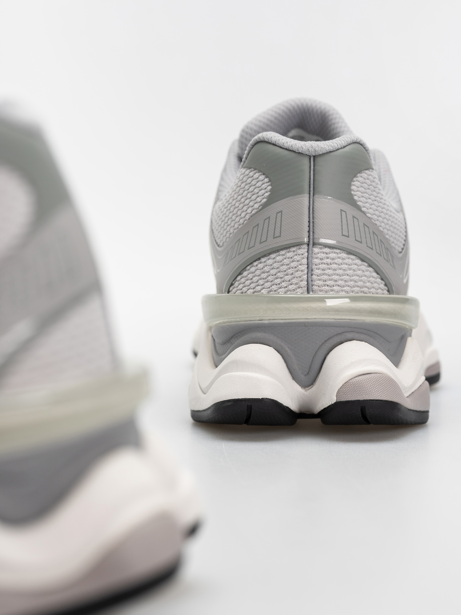 Pantofi New Balance 9060 - gri (raincloud/slate grey)