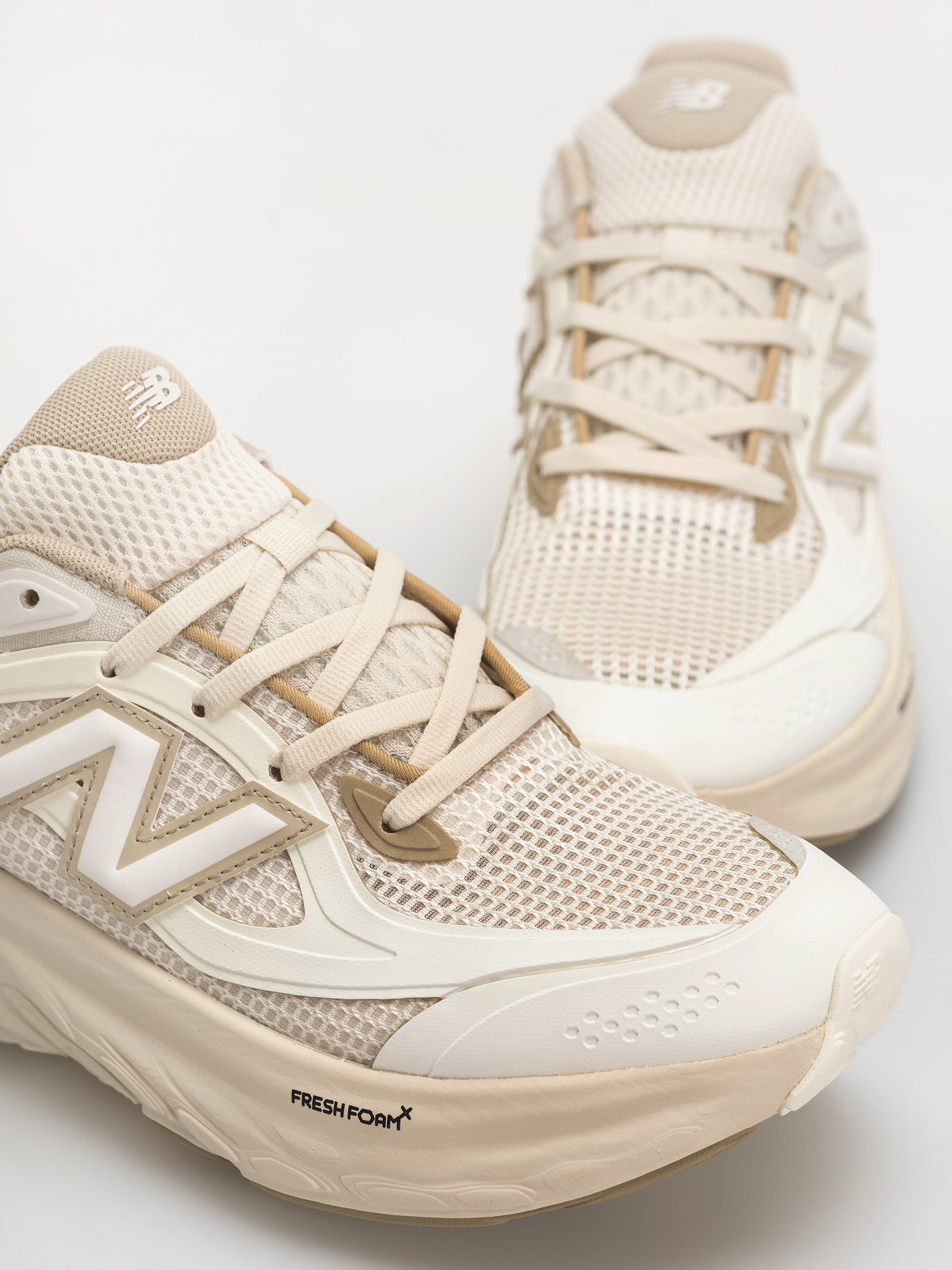 Pantofi New Balance UTRN (linen/sea salt)