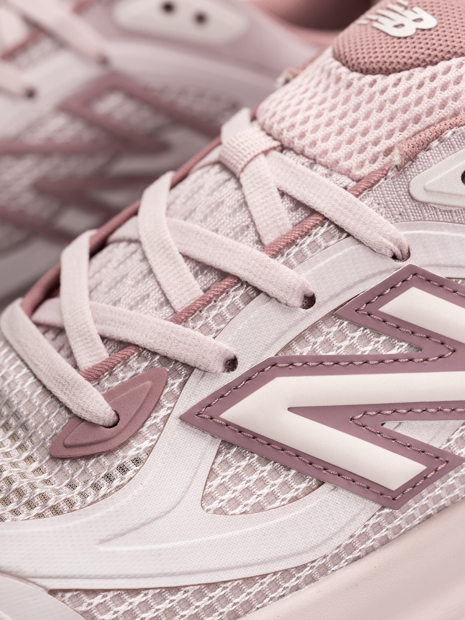 Pantofi New Balance UTRN (stone pink/rosewood)
