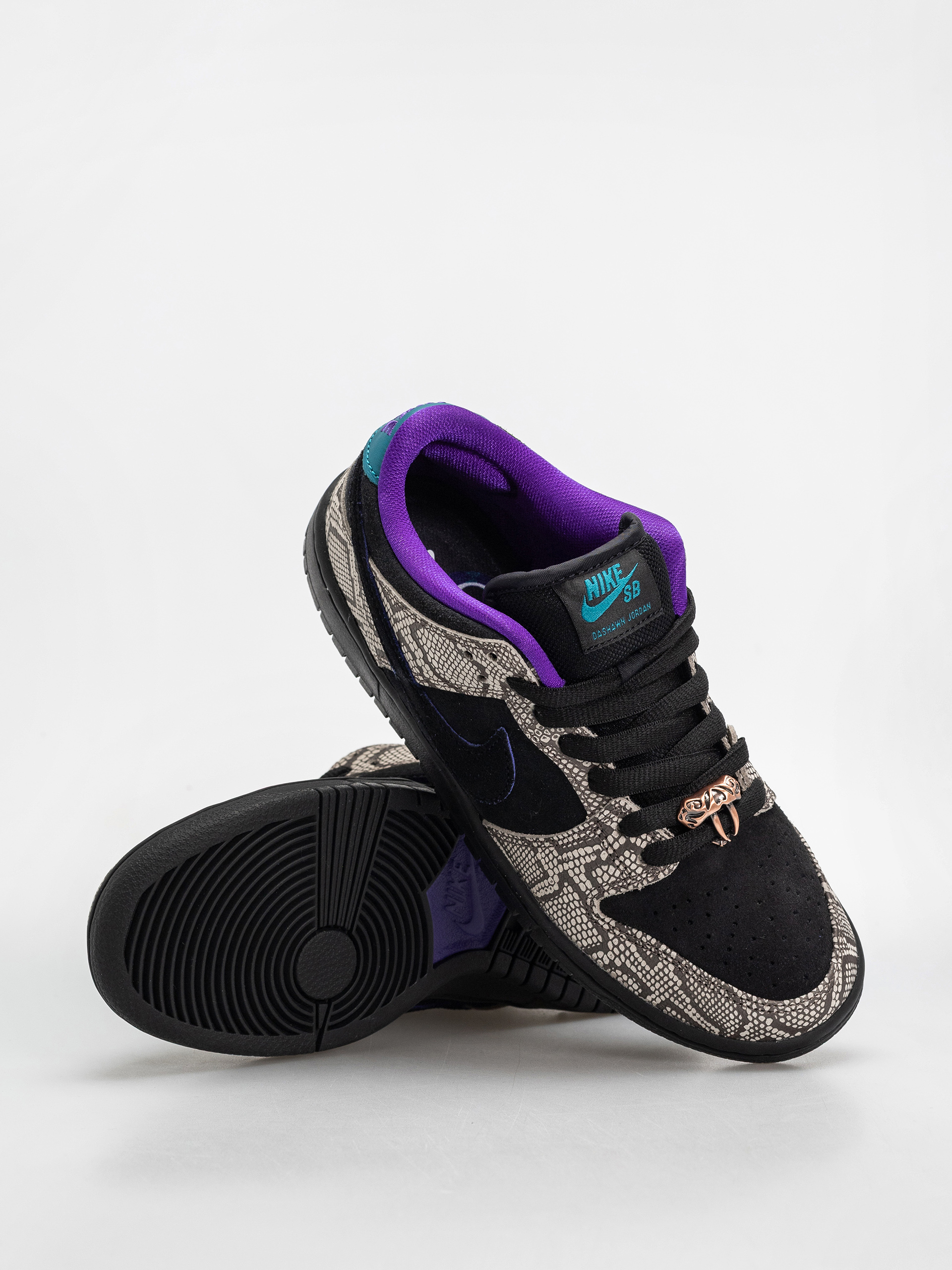 Pantofi Nike SB Dunk Low Pro (string/black bright spruce fierce purple)