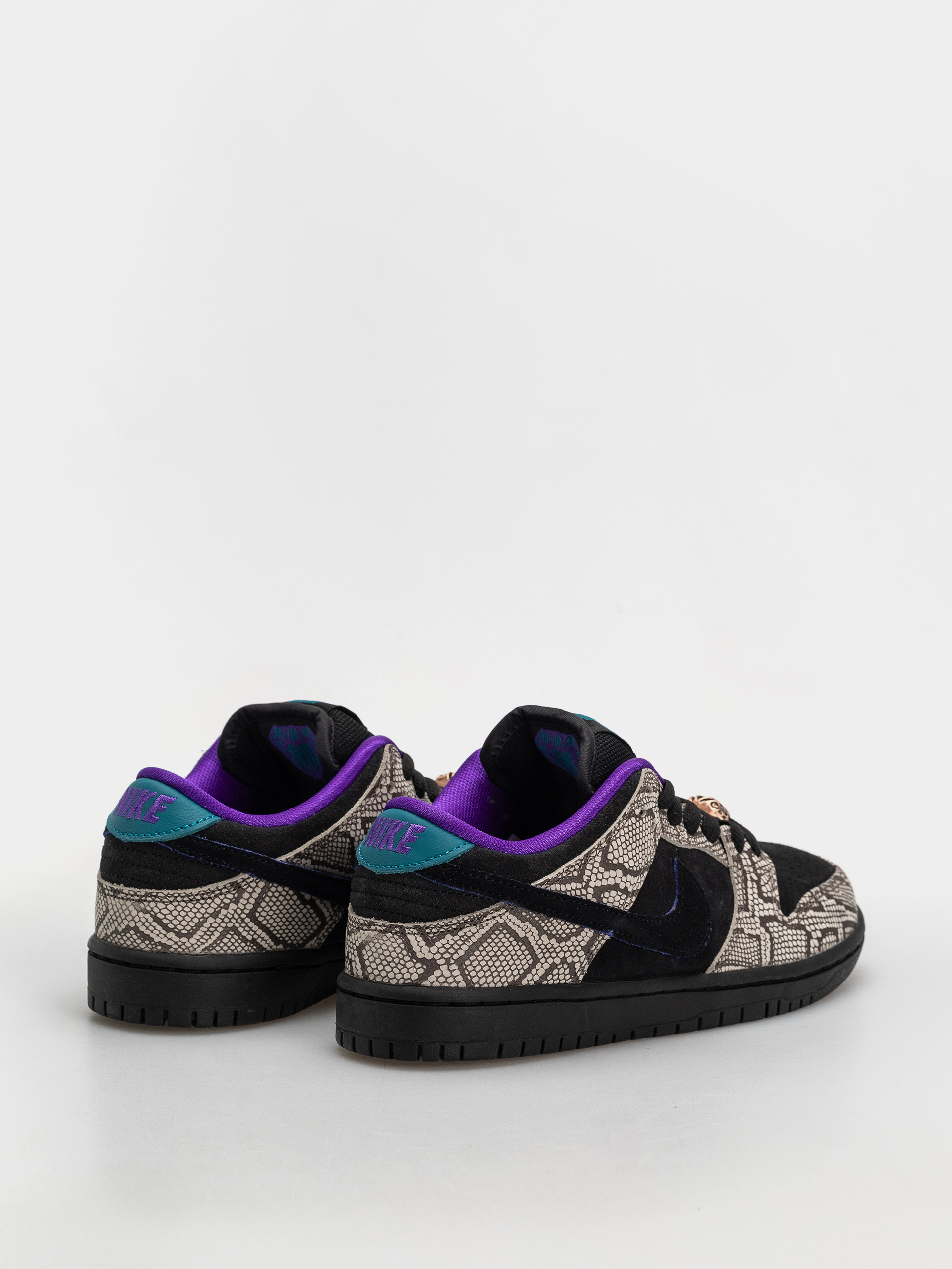 Pantofi Nike SB Dunk Low Pro (string/black bright spruce fierce purple)