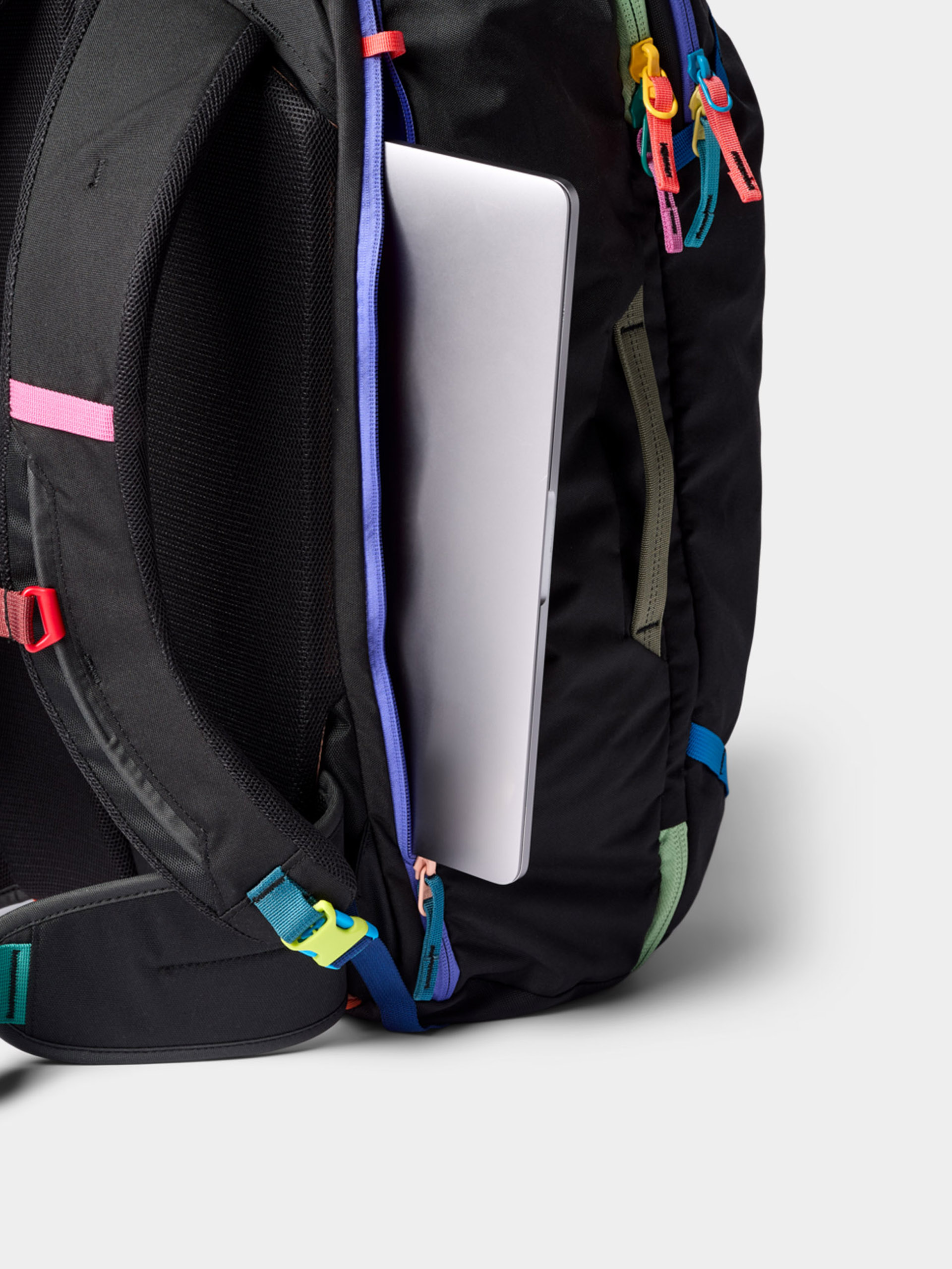 Rucsac Cotopaxi Allpa 35L Travel Pack (del dia dark)