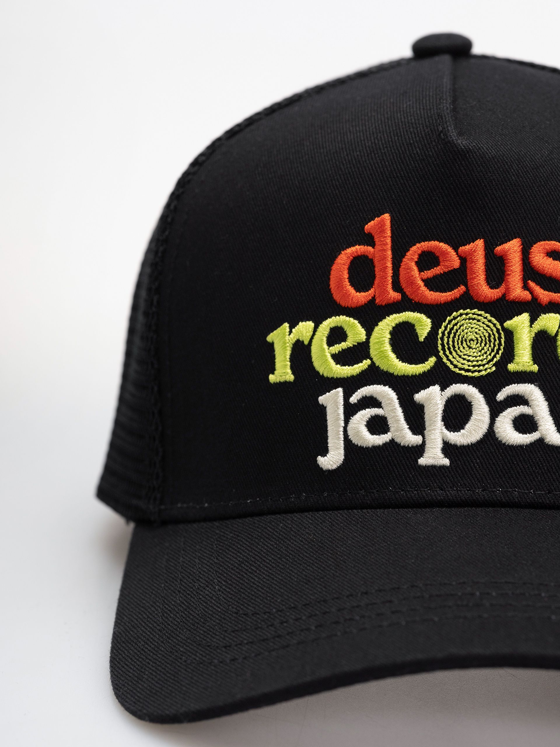 Șapcă Deus Ex Machina Strata Trucker (black)