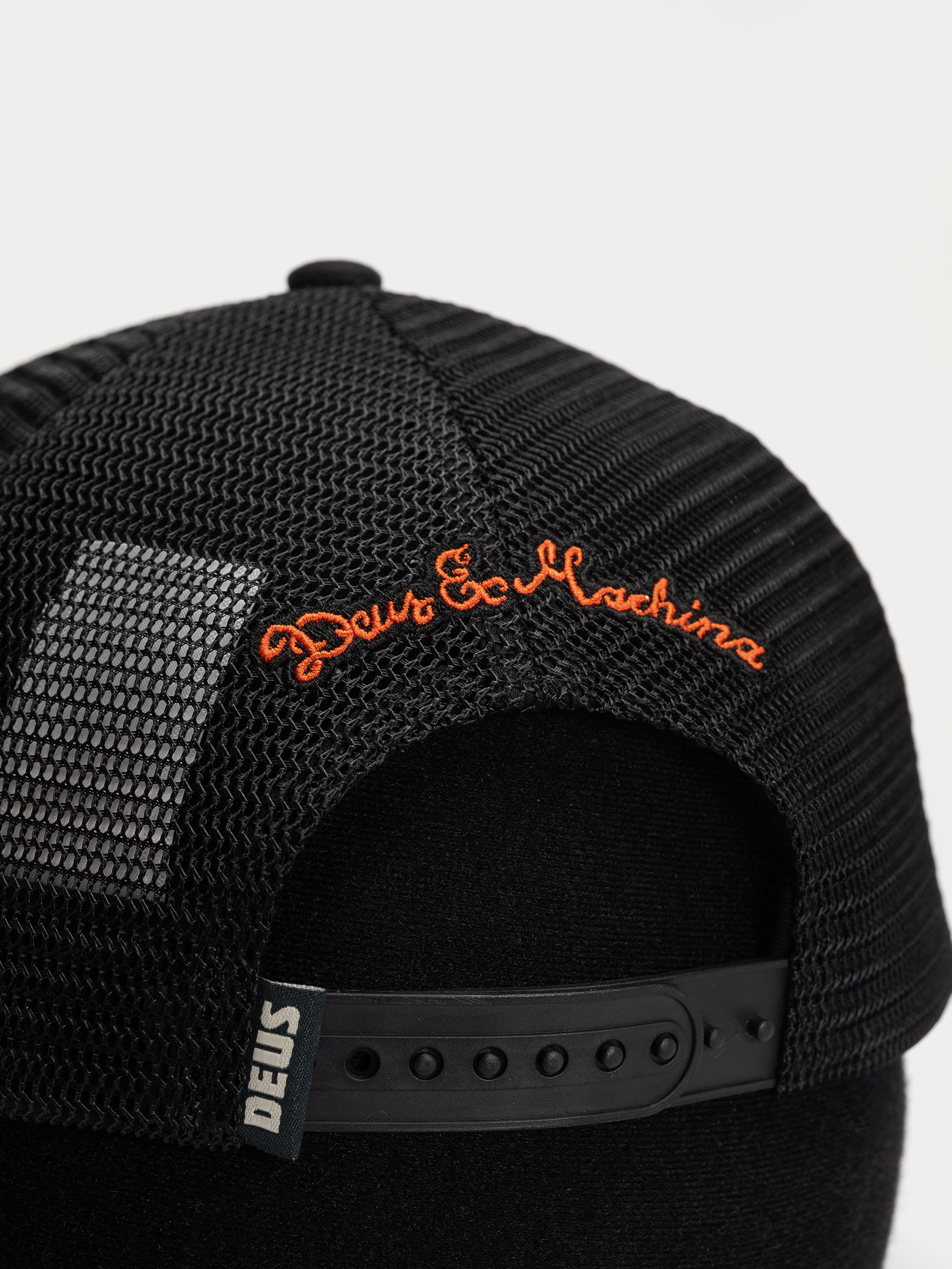 Șapcă Deus Ex Machina Strata Trucker (black)