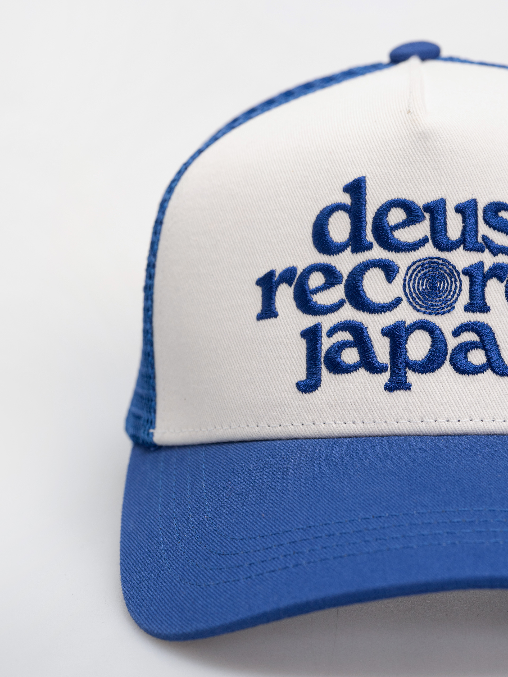Șapcă Deus Ex Machina Strata Trucker (daphne blue)