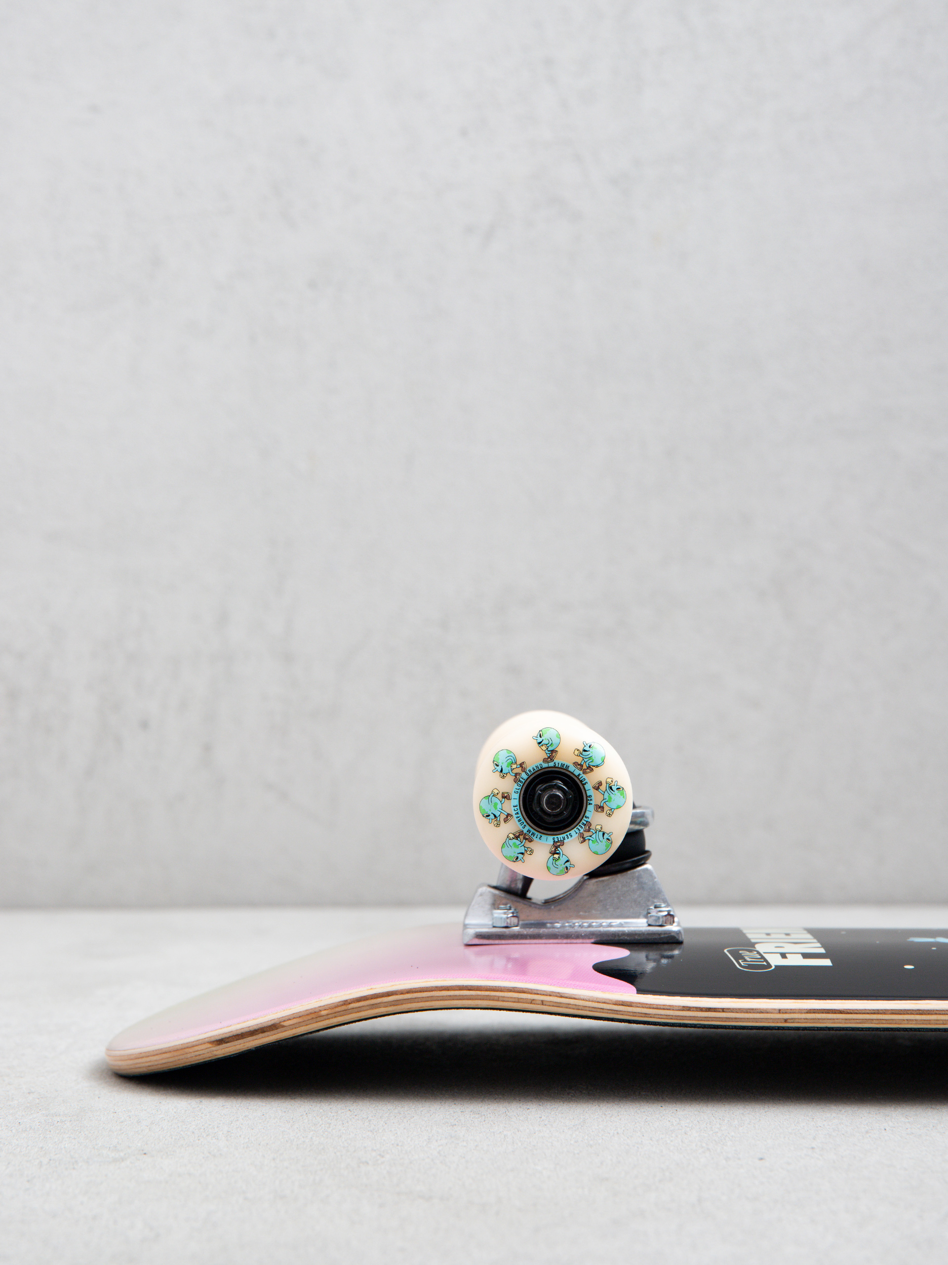 Skateboard Globe Kids Wide Mini (true friends)