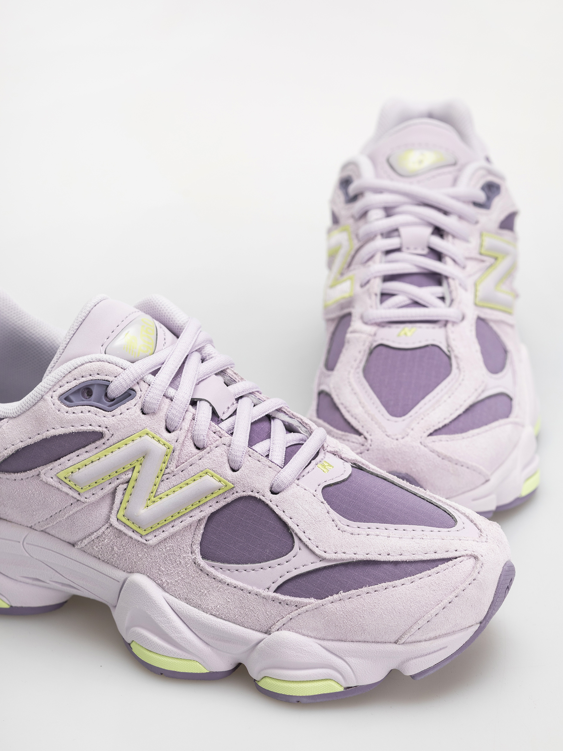 Pantofi New Balance 9060 JR (taro/dry lime)