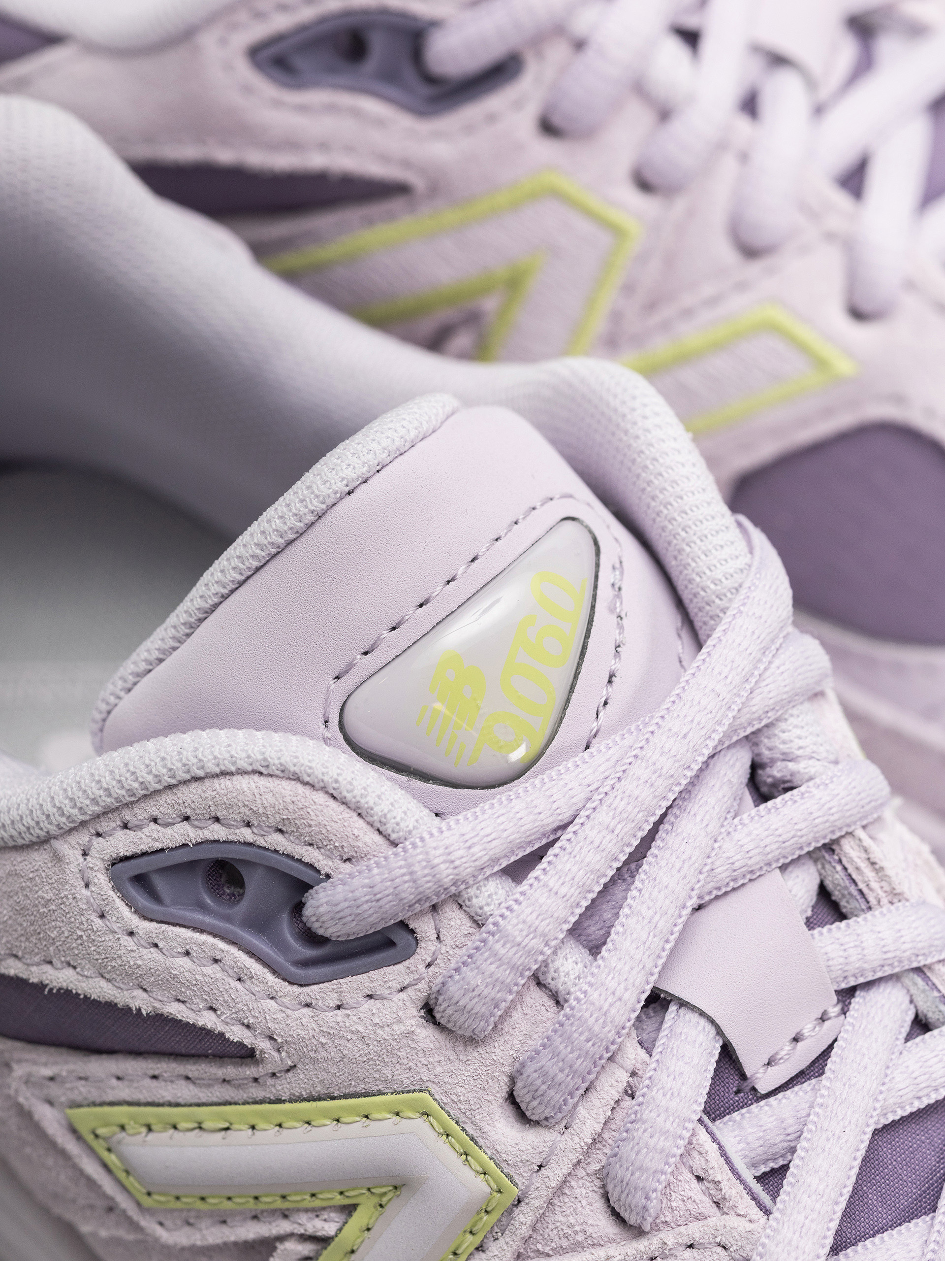 Pantofi New Balance 9060 JR (taro/dry lime)