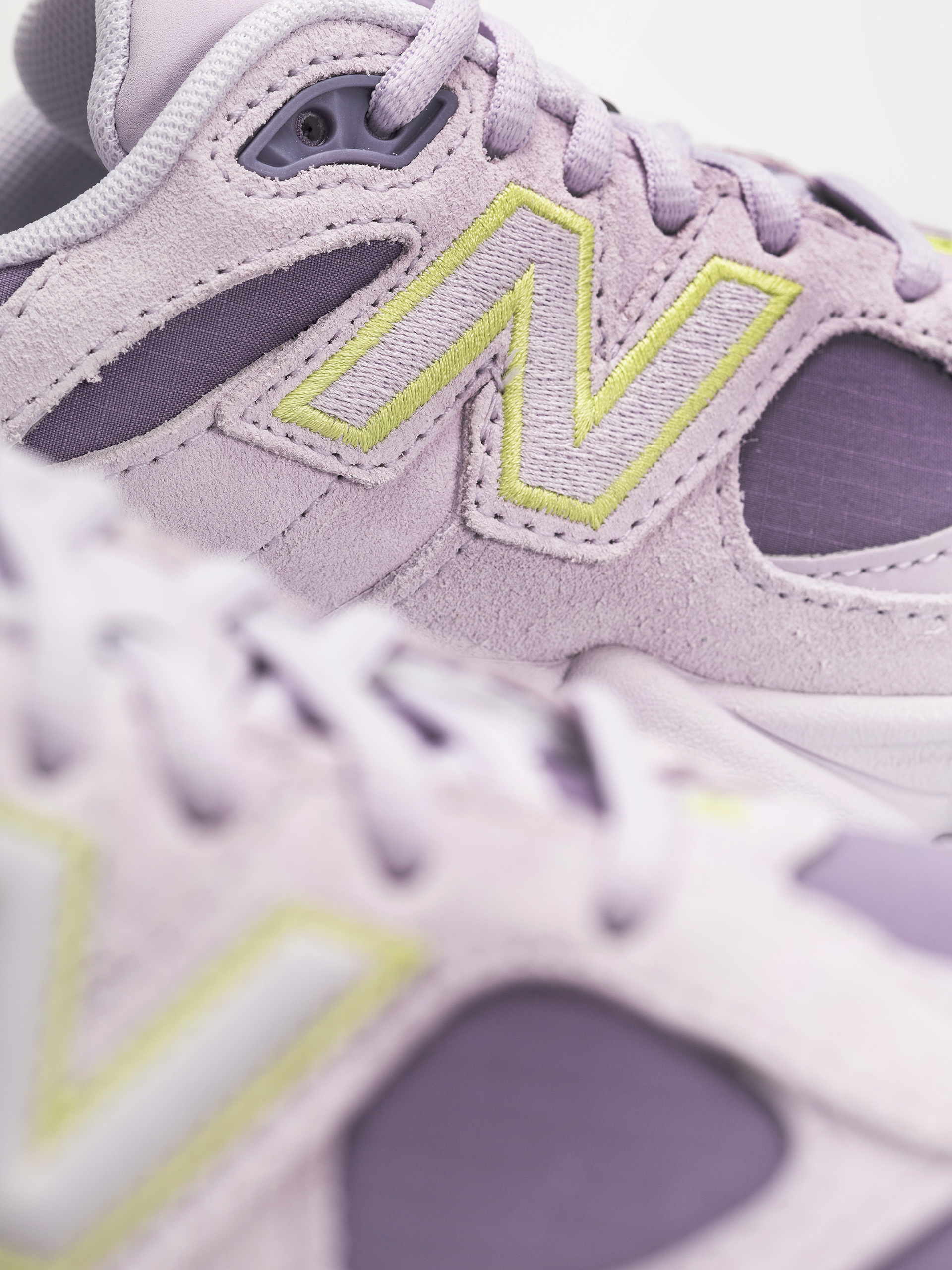 Pantofi New Balance 9060 JR (taro/dry lime)