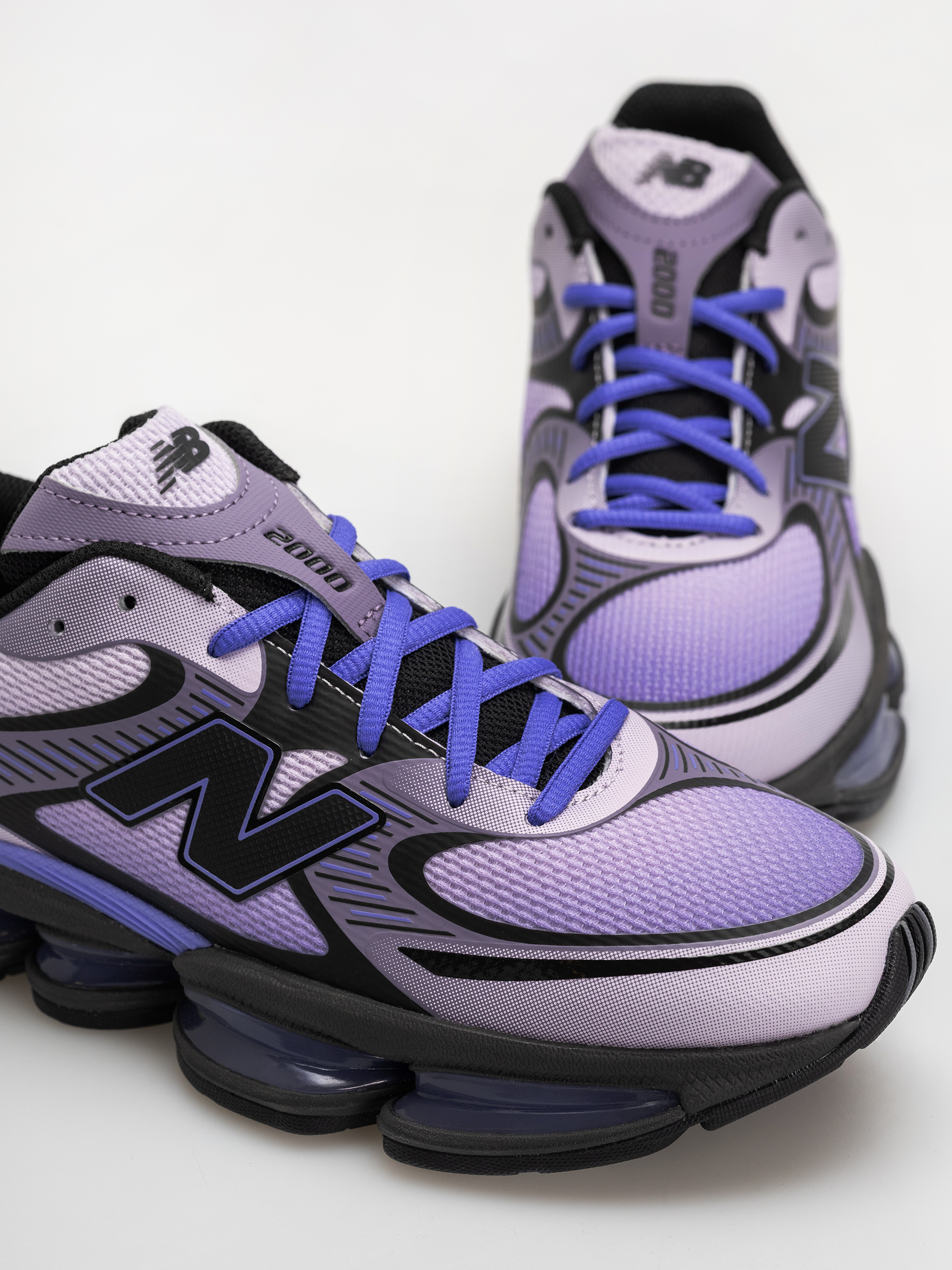 Pantofi New Balance 2000 (taro/electric indigo/neptune grey)