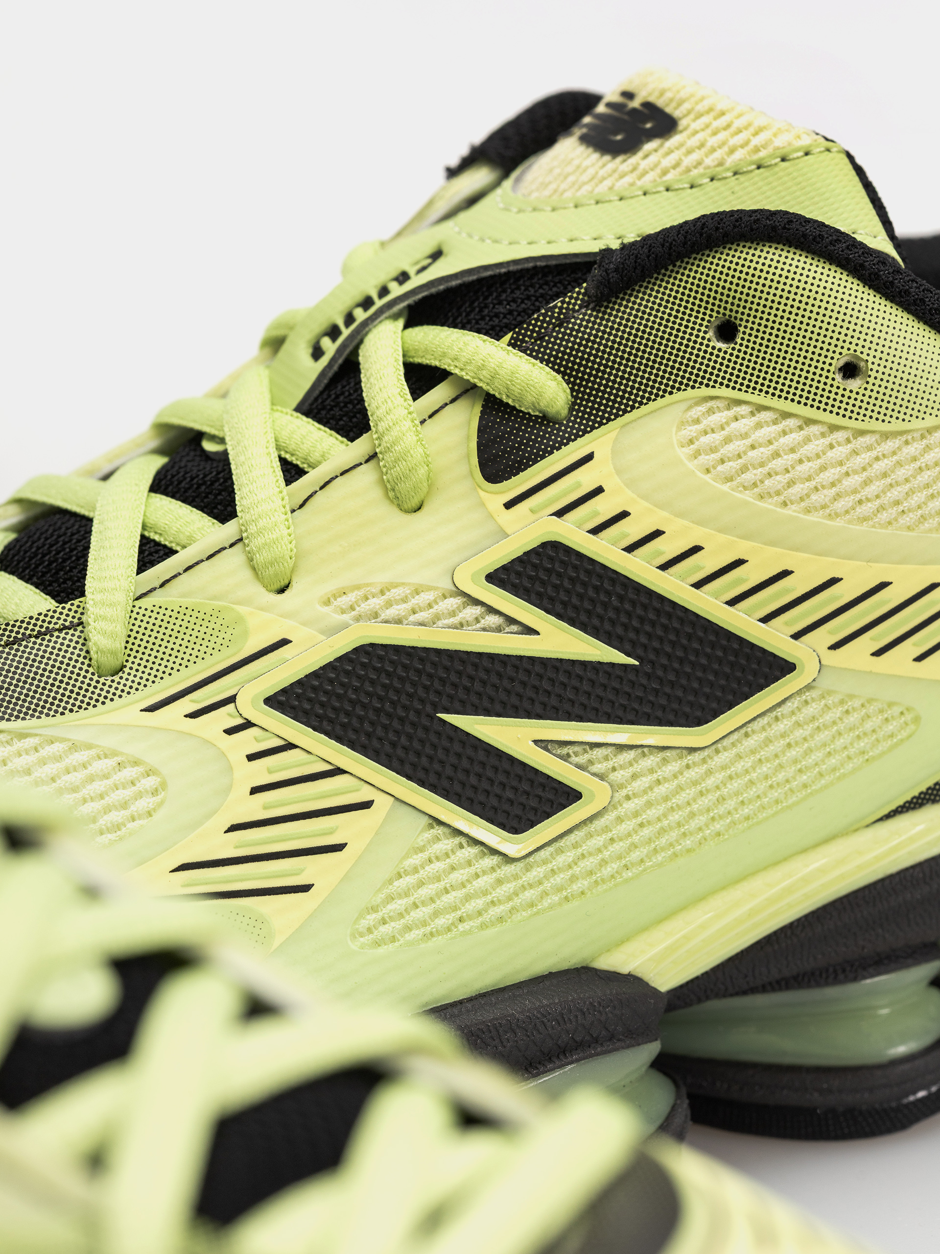 Pantofi New Balance 2000 (limelight/dry lime/faded black)