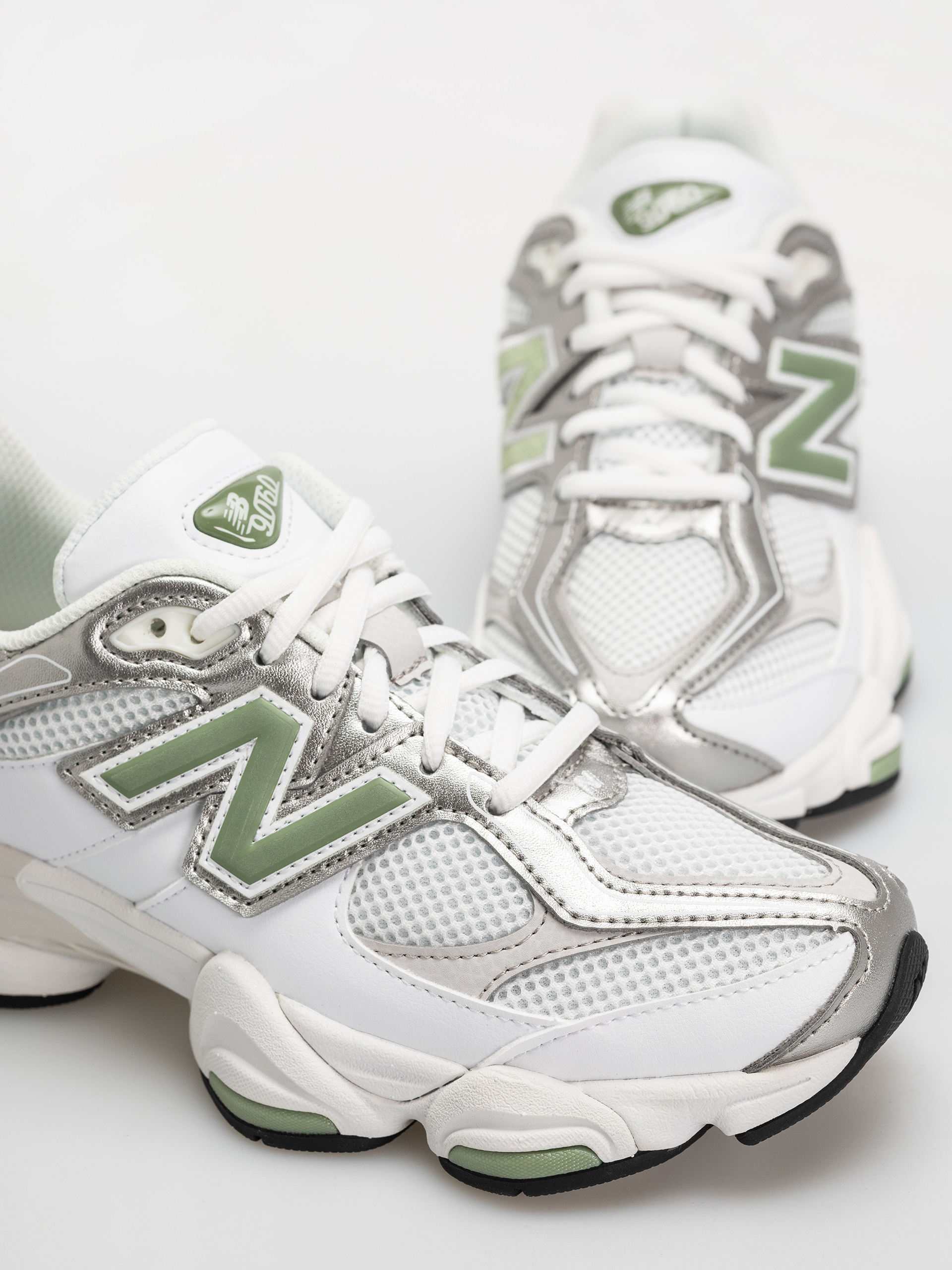 Pantofi New Balance 9060 (103 white/oregano)