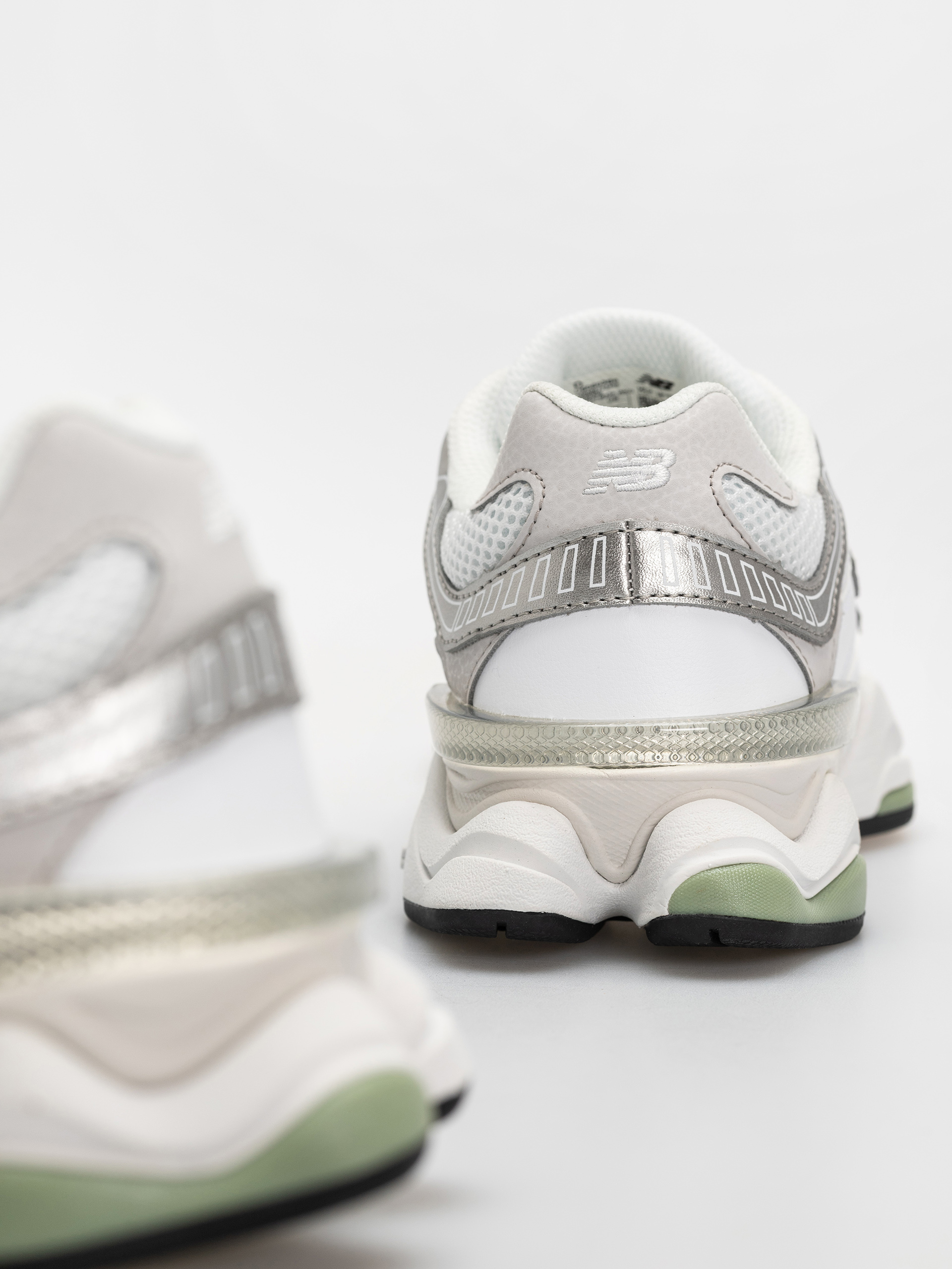 Pantofi New Balance 9060 (103 white/oregano)